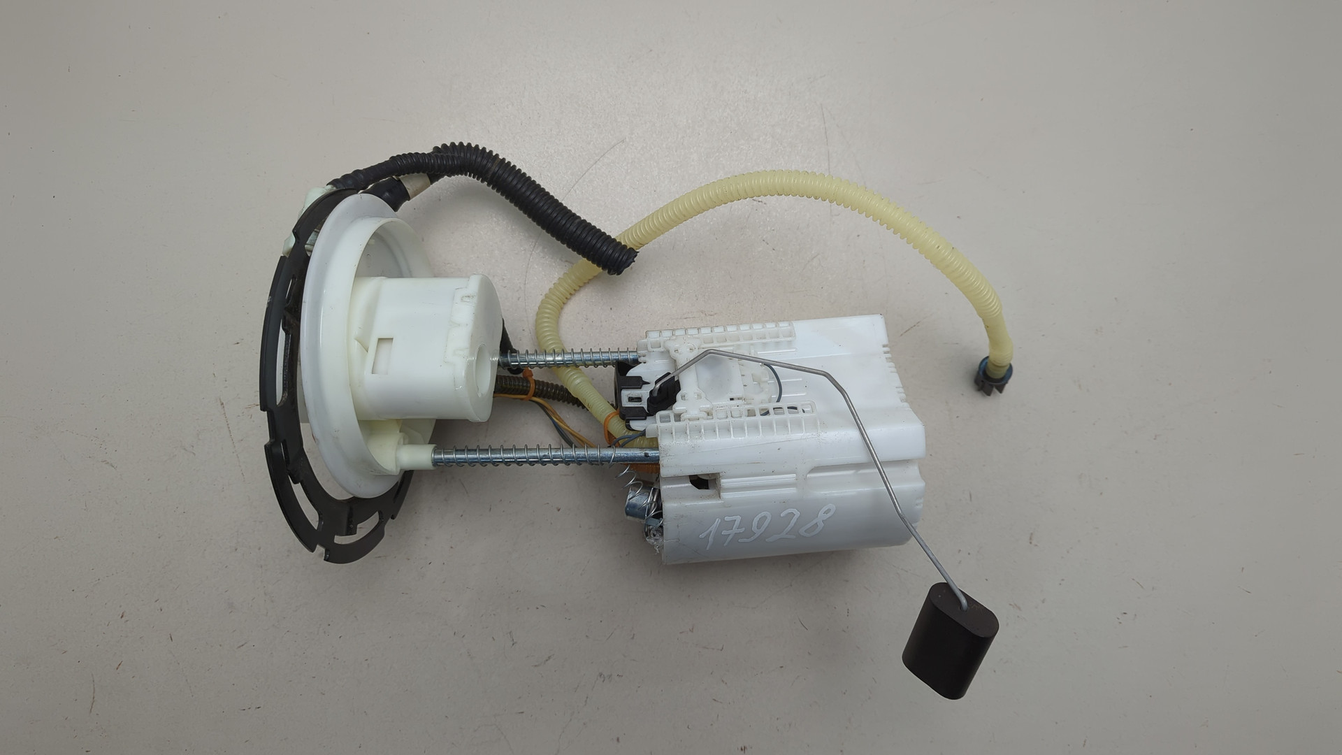 Насос топливный электрический