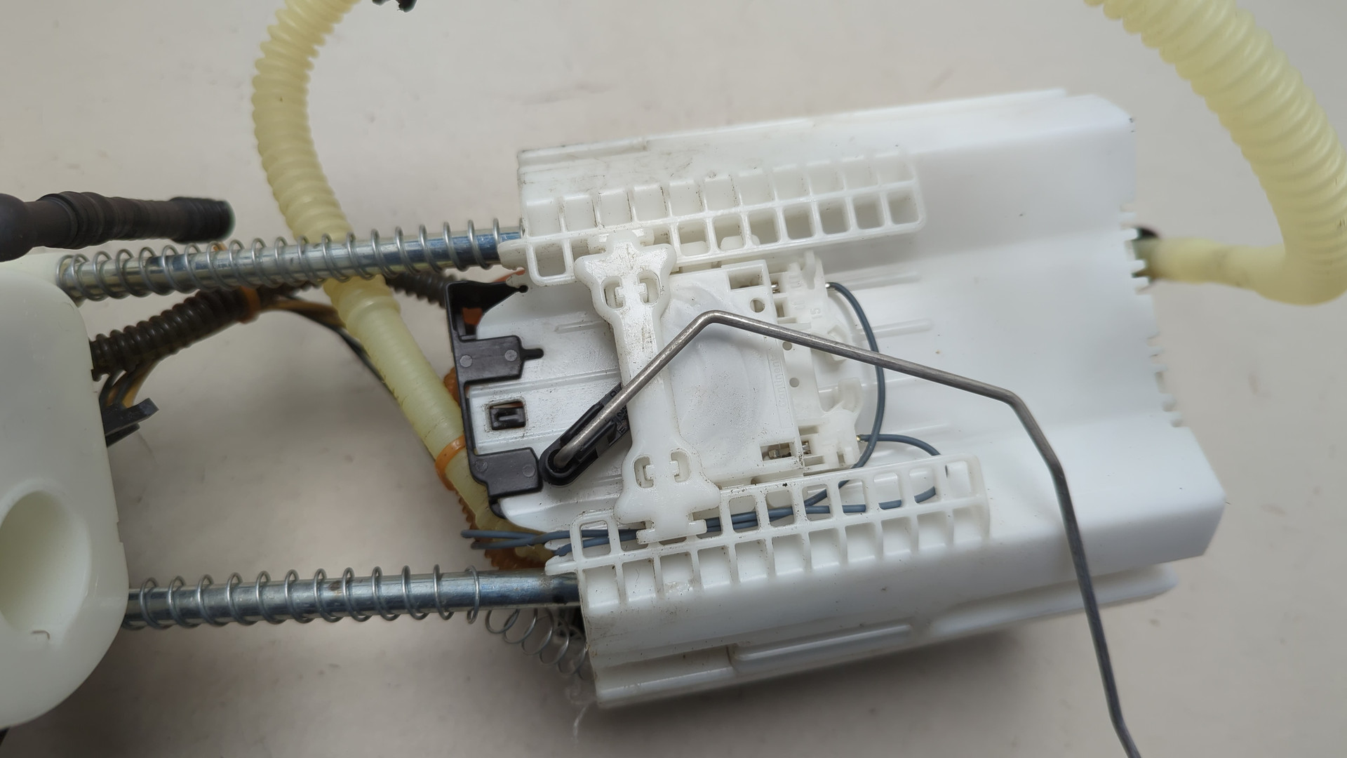 Насос топливный электрический