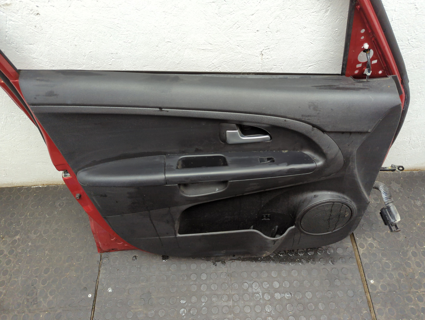 Дверь передняя левая