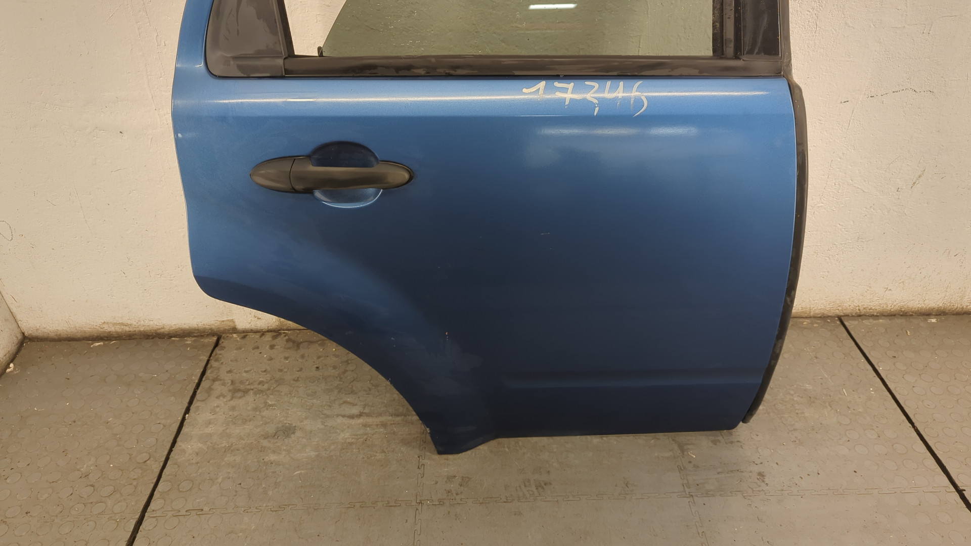 Дверь задняя правая