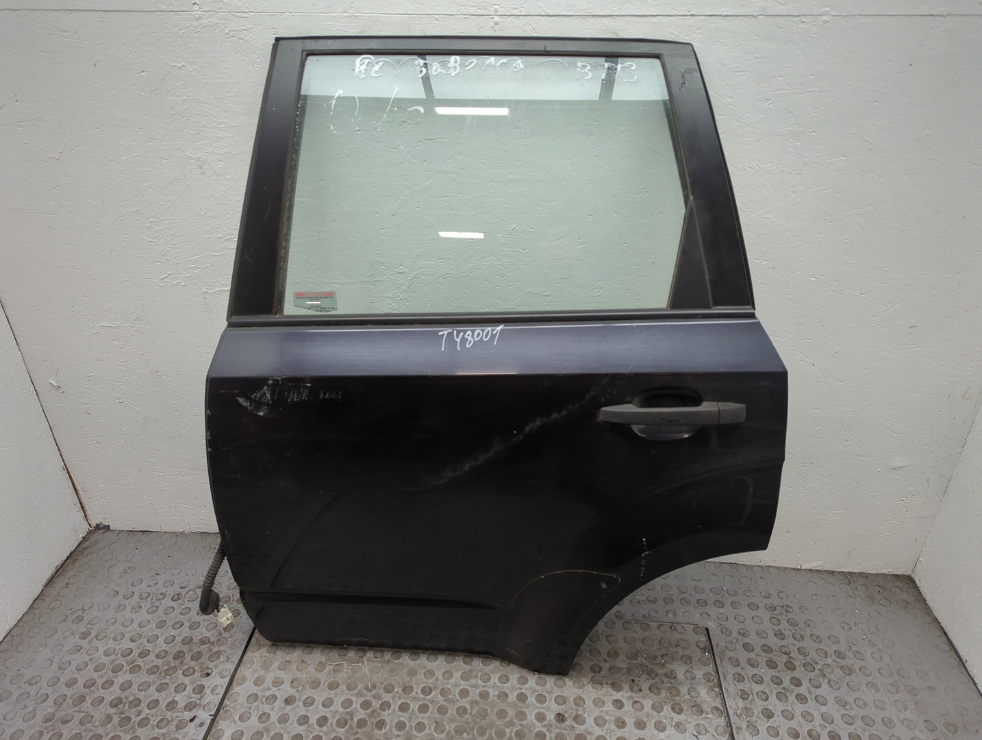Дверь задняя левая