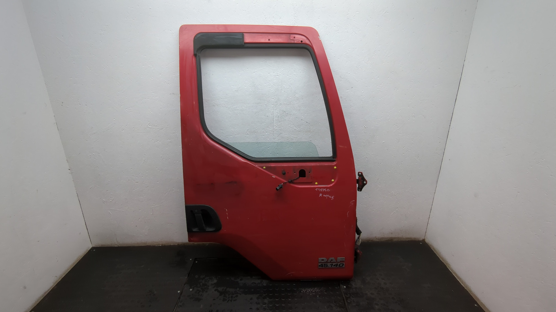 Дверь передняя правая