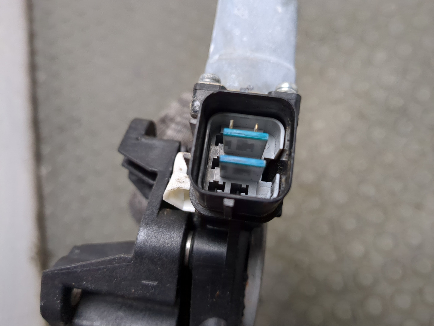 Стеклоподъемник электр. задний правый