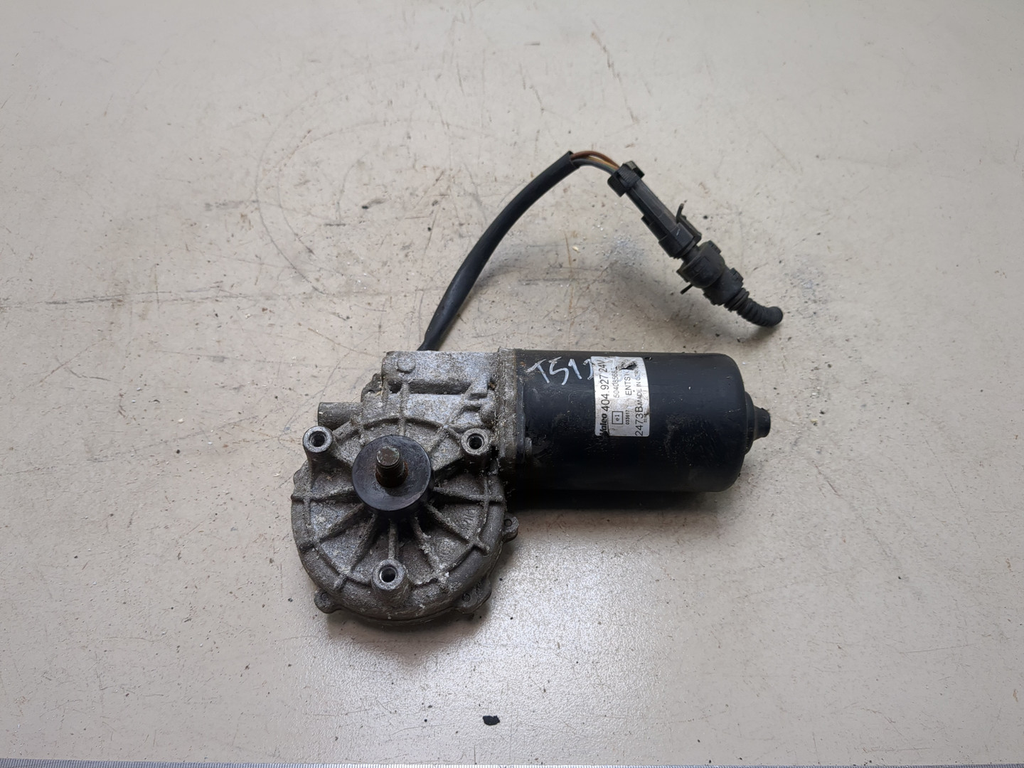 Моторчик стеклоочистителя передний