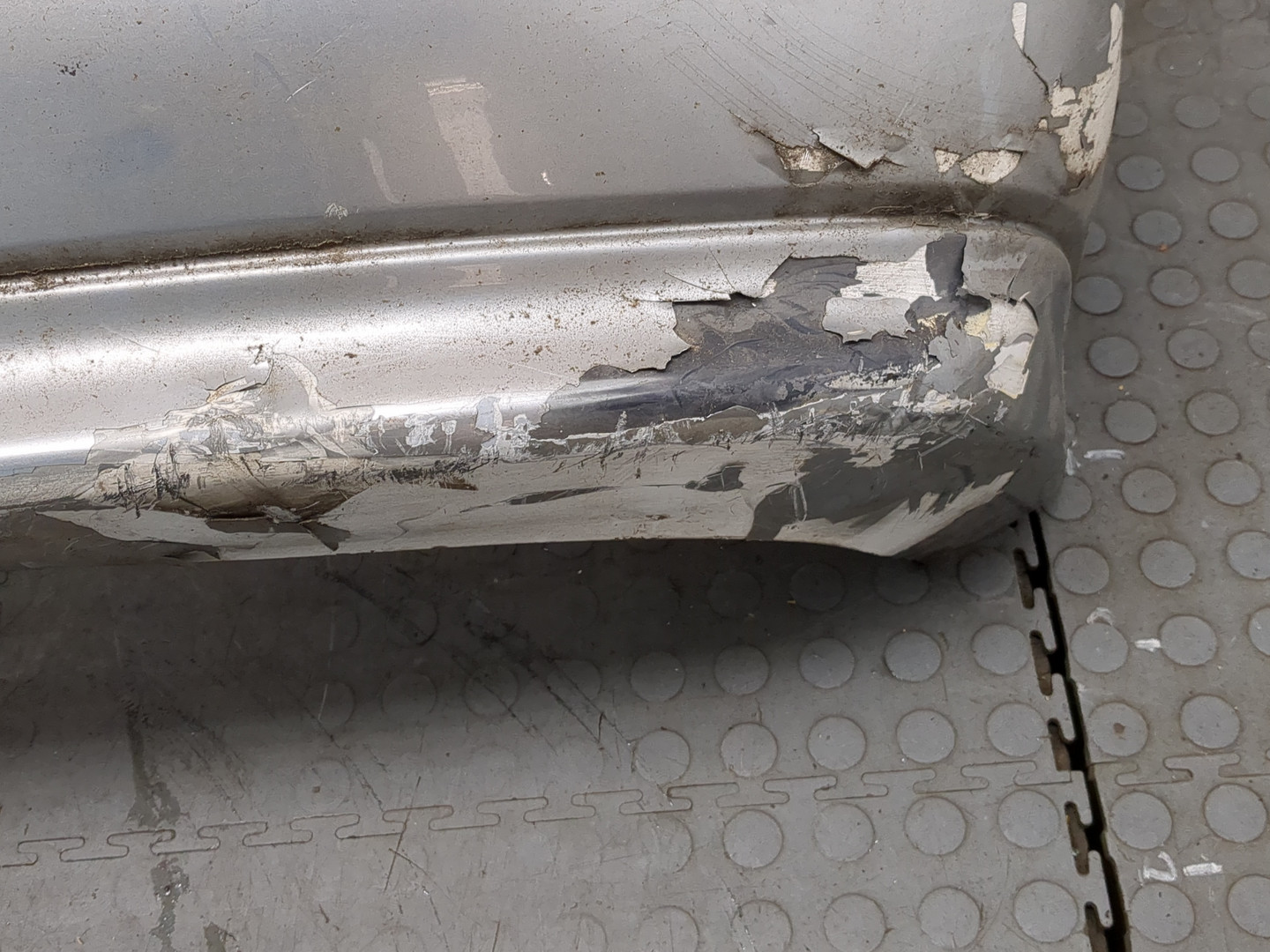 Бампер задний