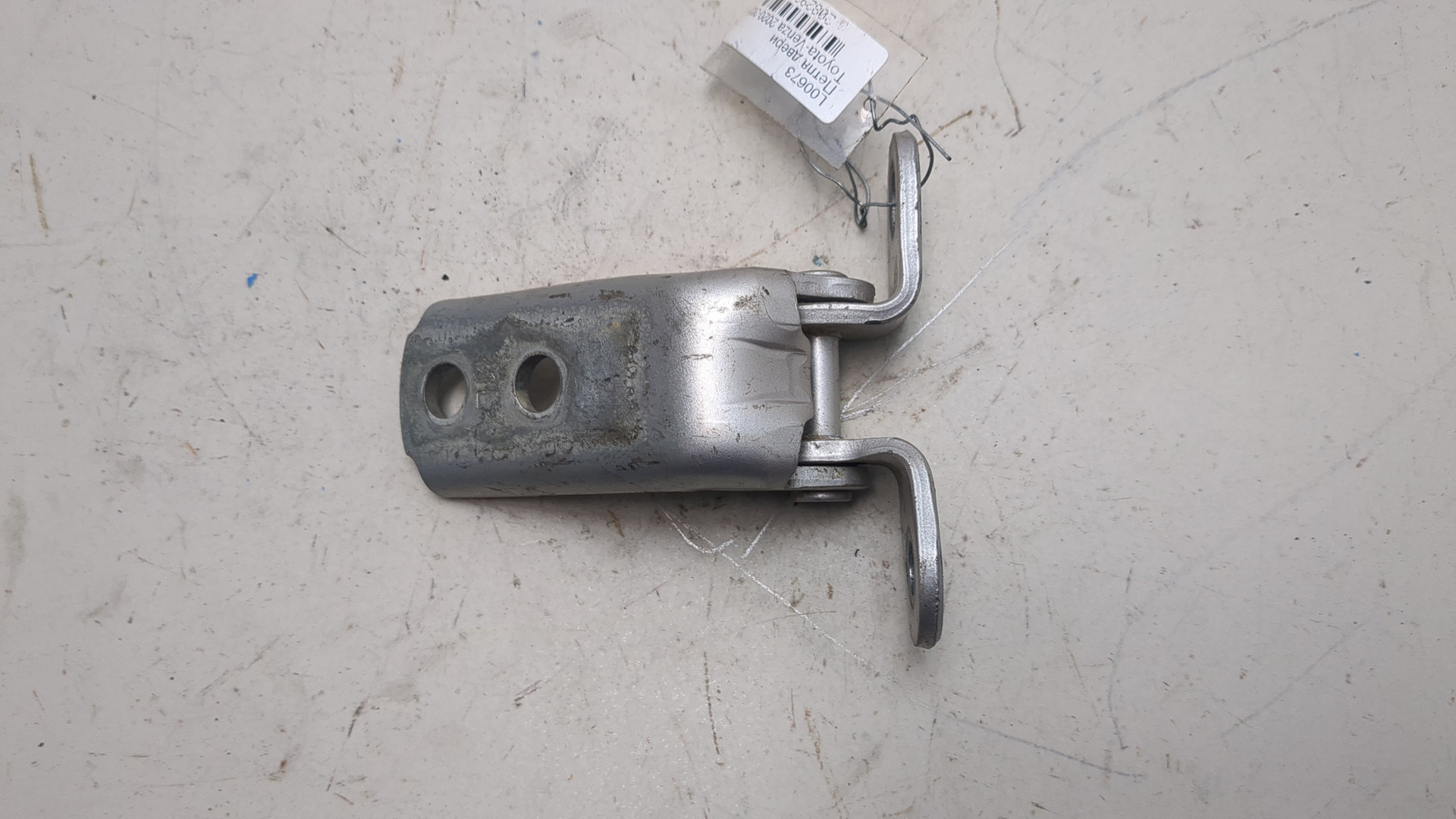 Петля двери