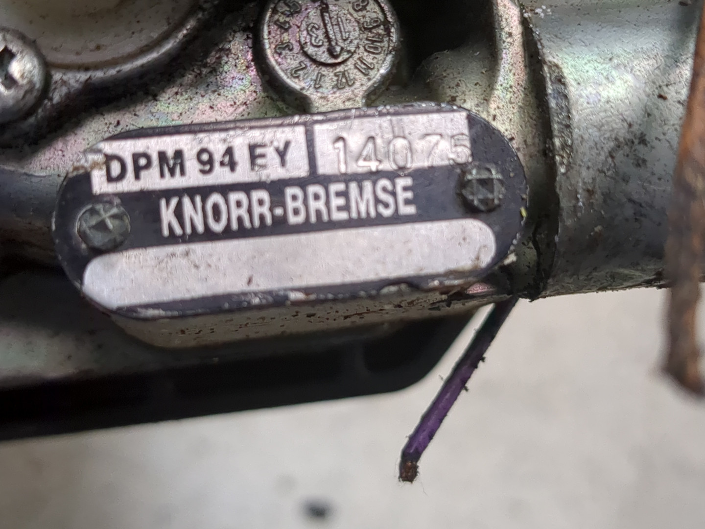 Кран ручного тормоза