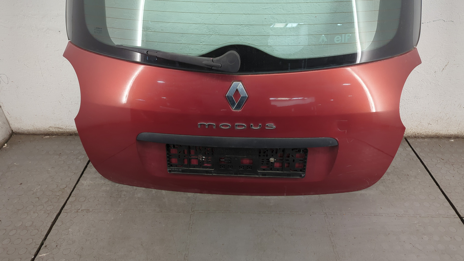 Дверь багажника