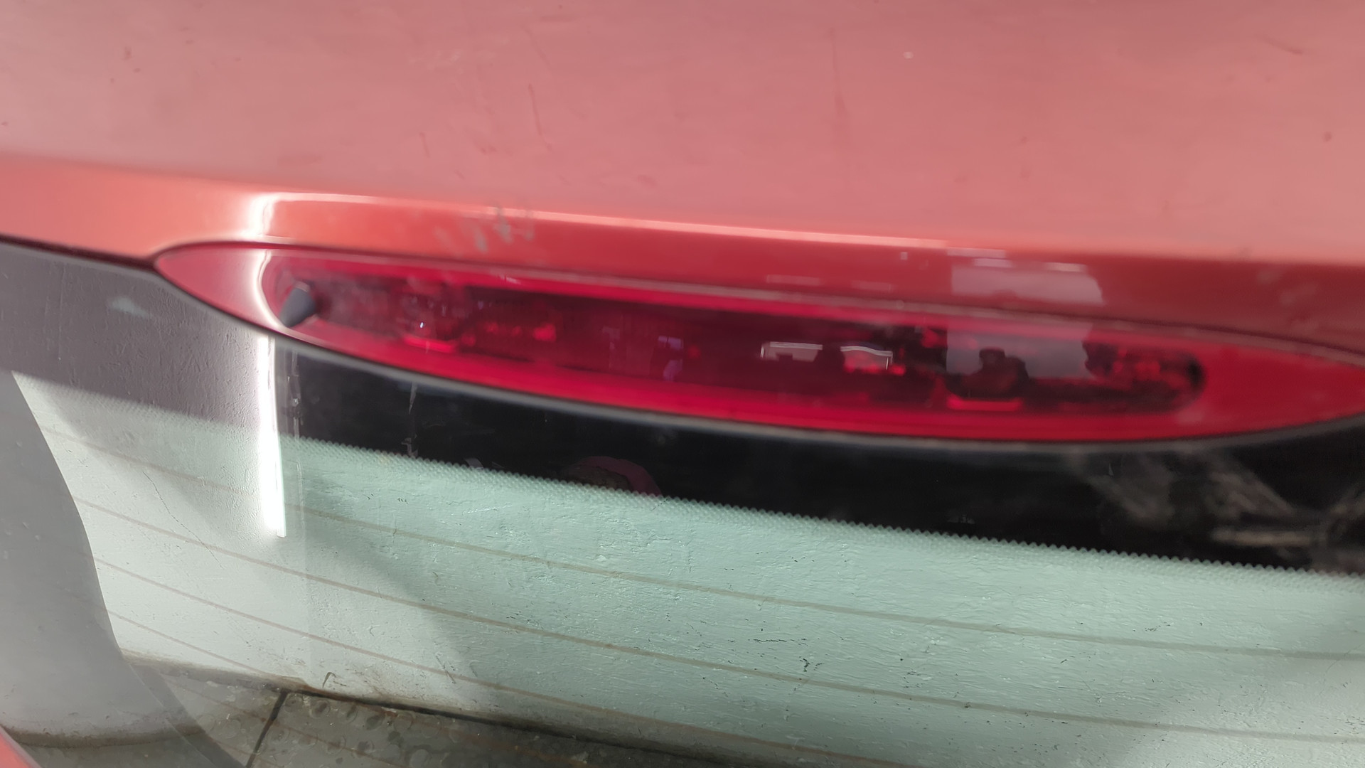 Дверь багажника