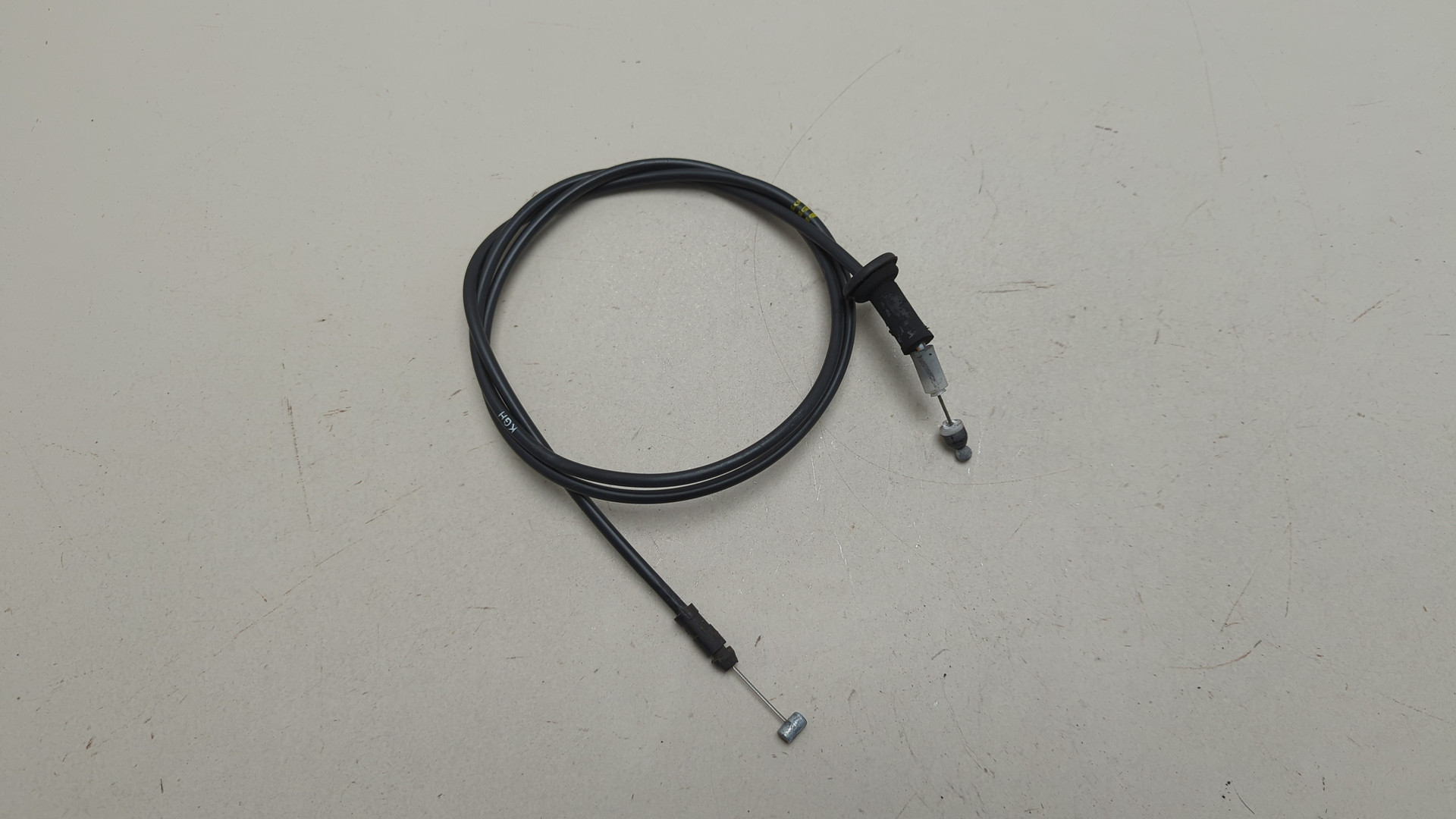 Трос открывания капота