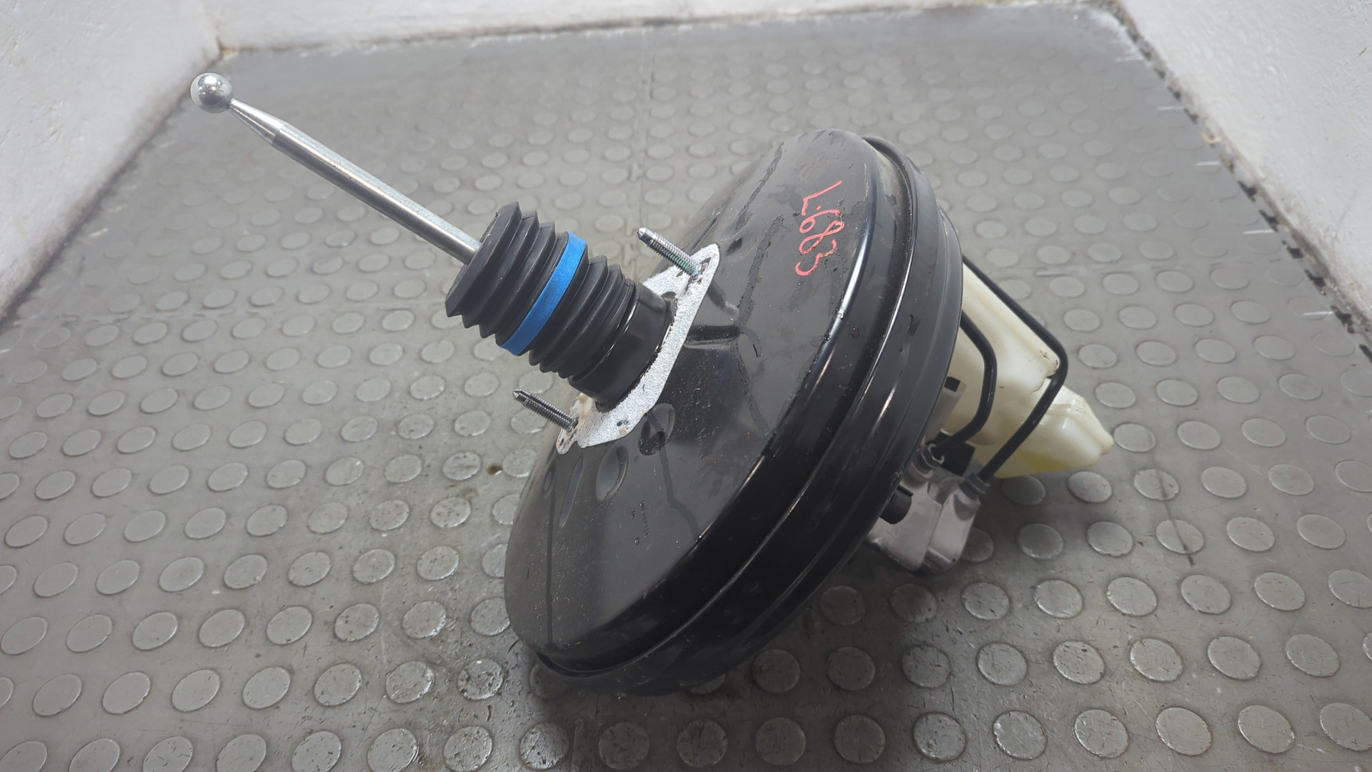 Цилиндр тормозной главный