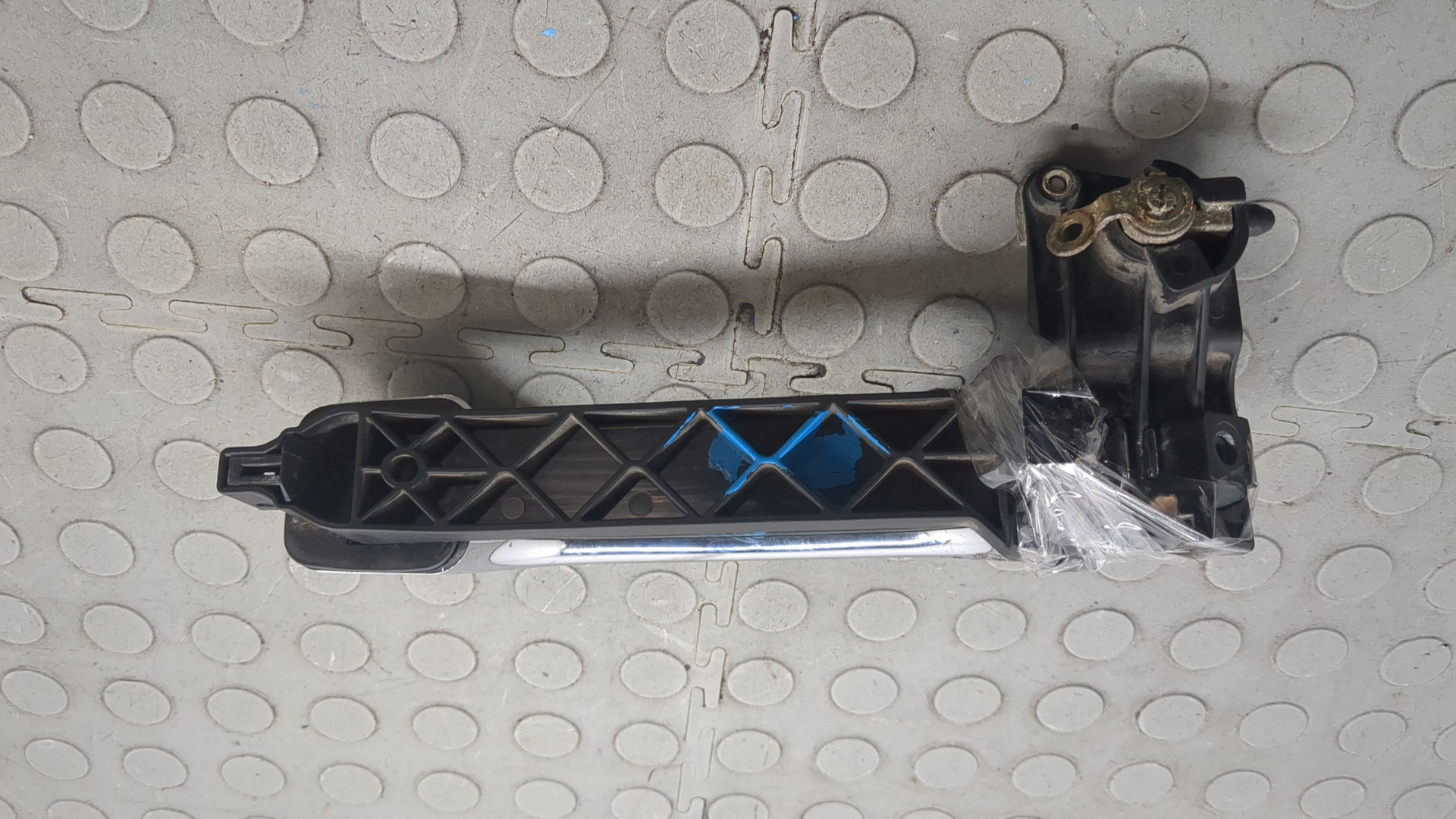 Ручка двери наружная