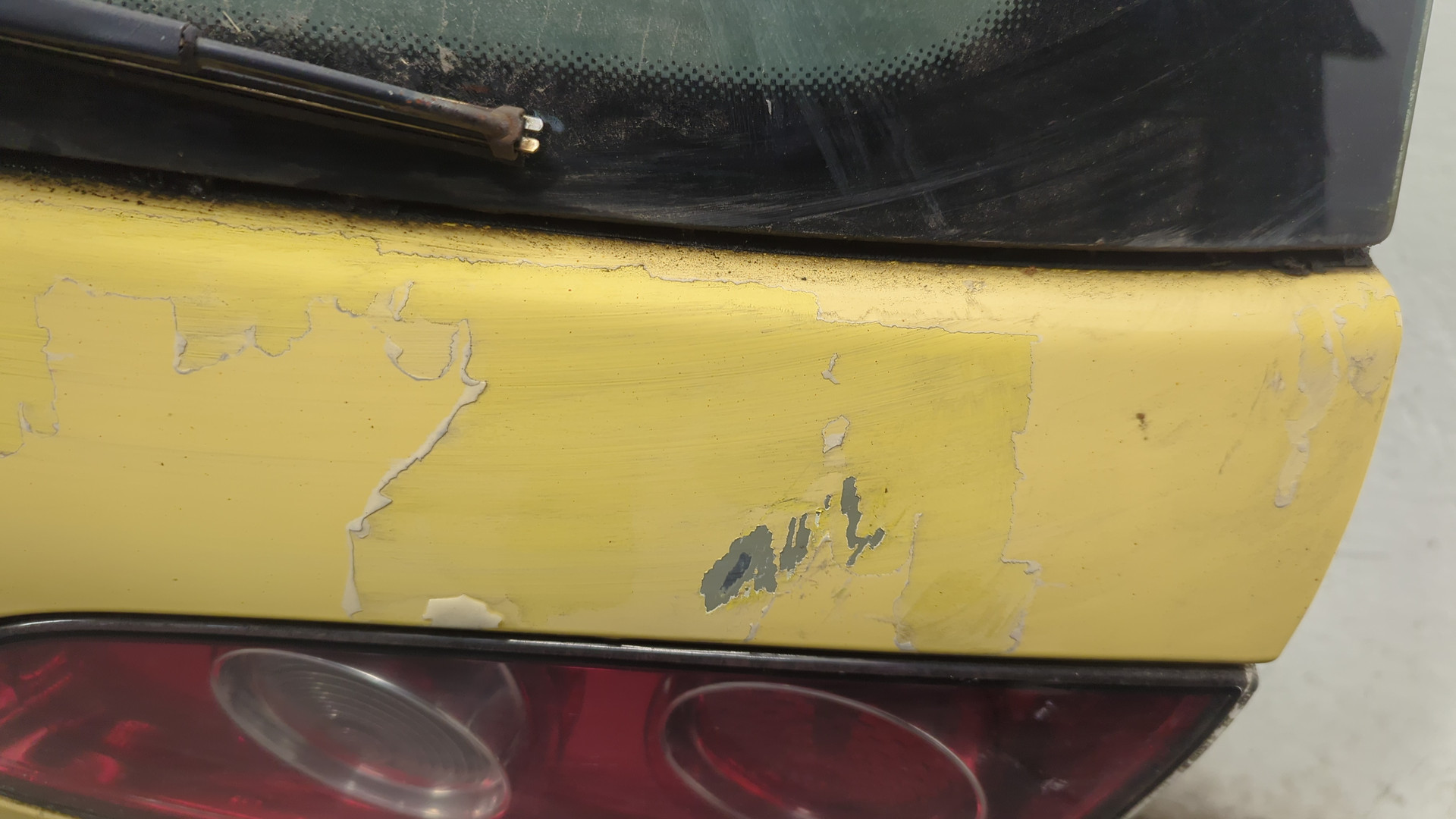 Дверь багажника