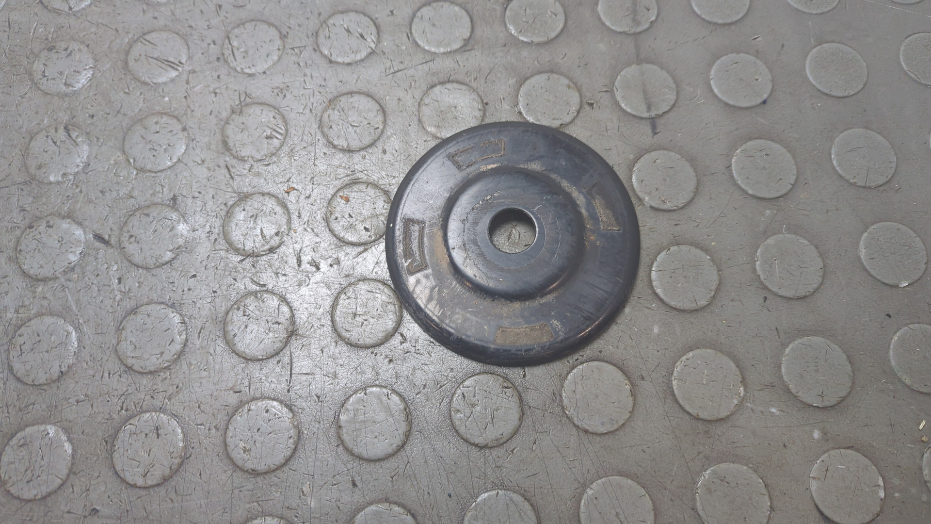 Кронштейн задней балки