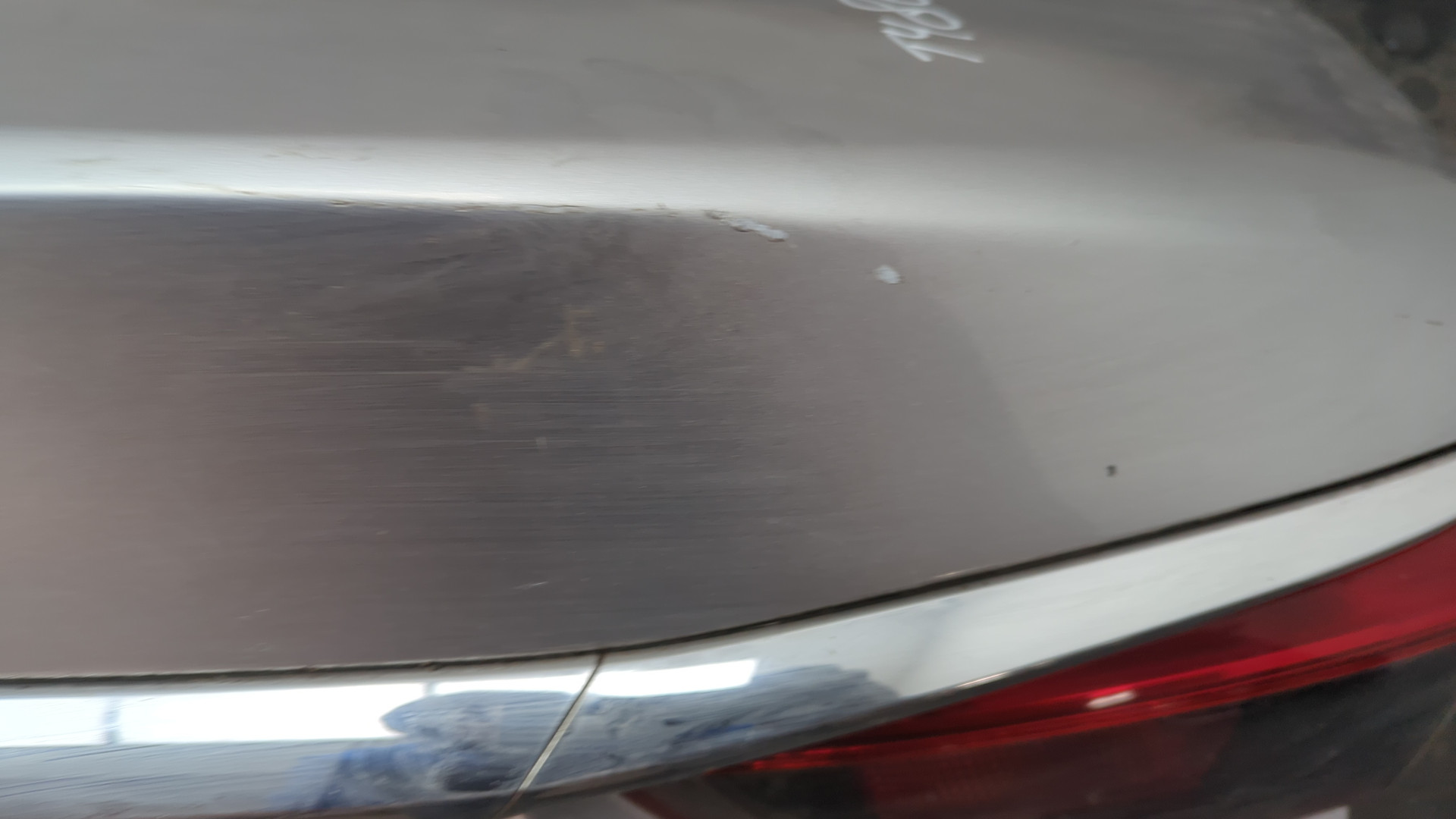 Дверь багажника