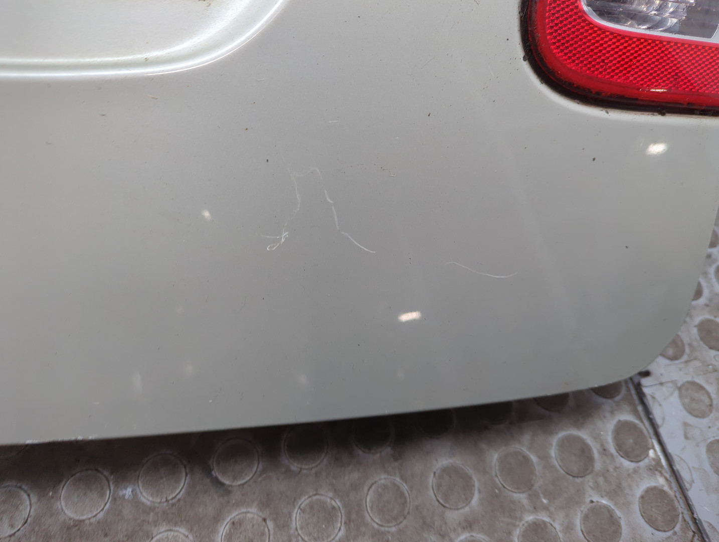 Дверь багажника