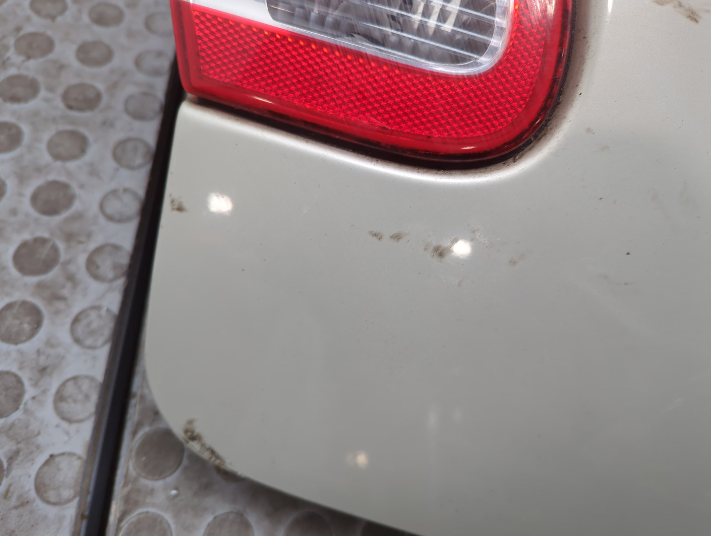 Дверь багажника