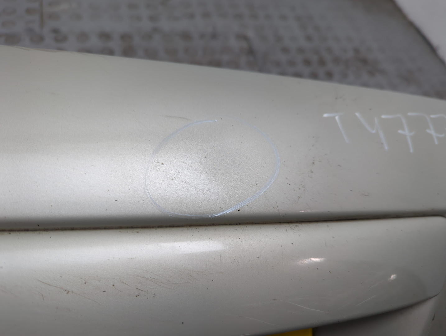 Дверь багажника