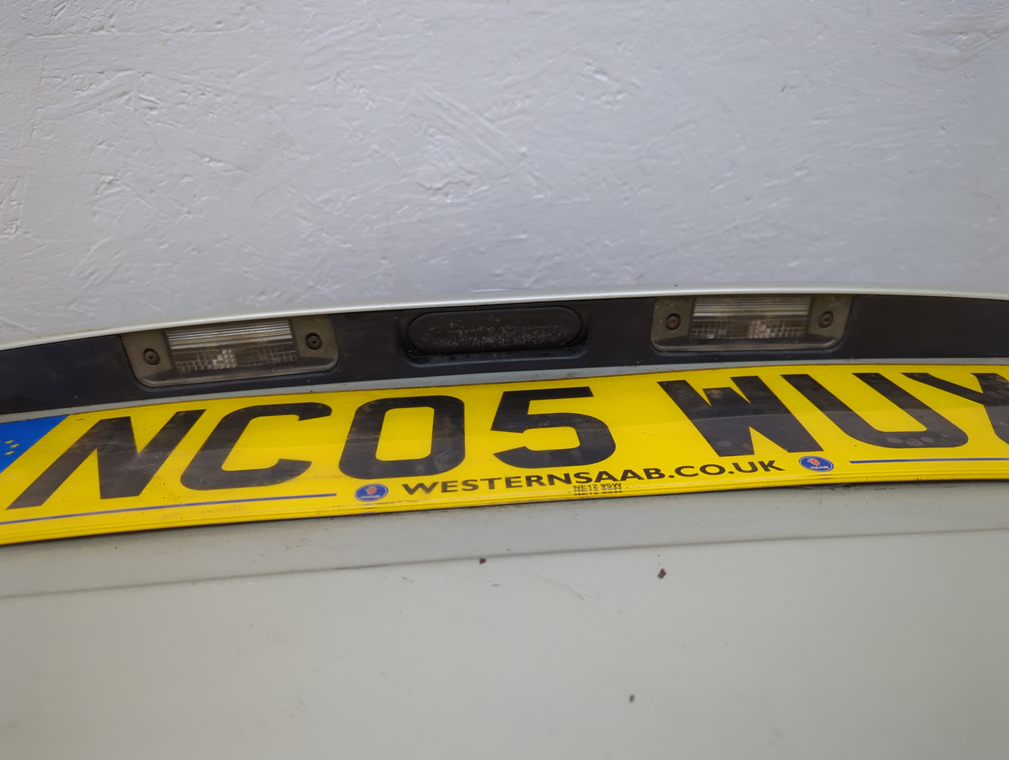 Дверь багажника