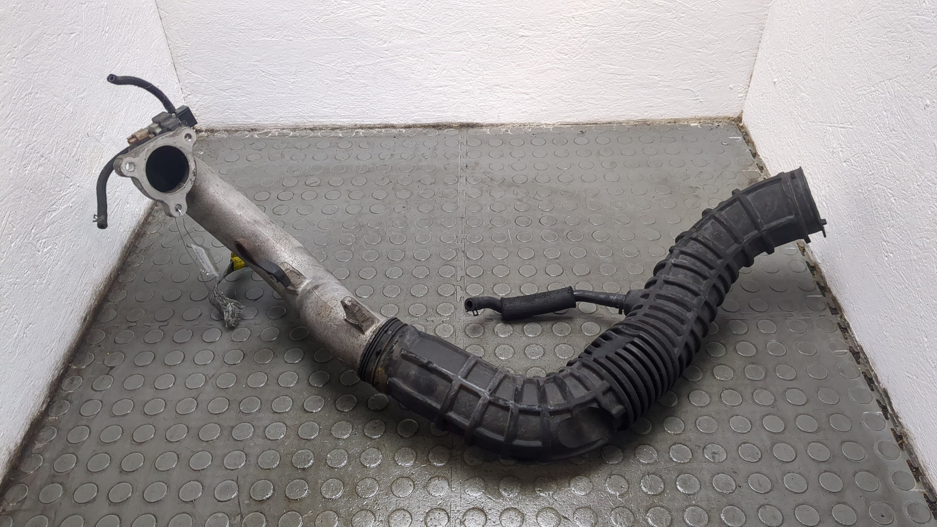 Патрубок воздушного фильтра