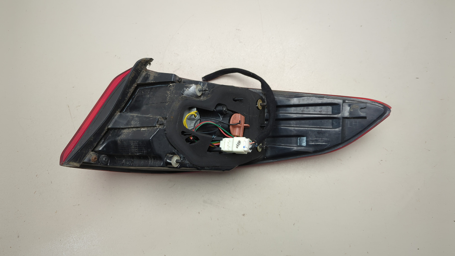 Фонарь задний левый