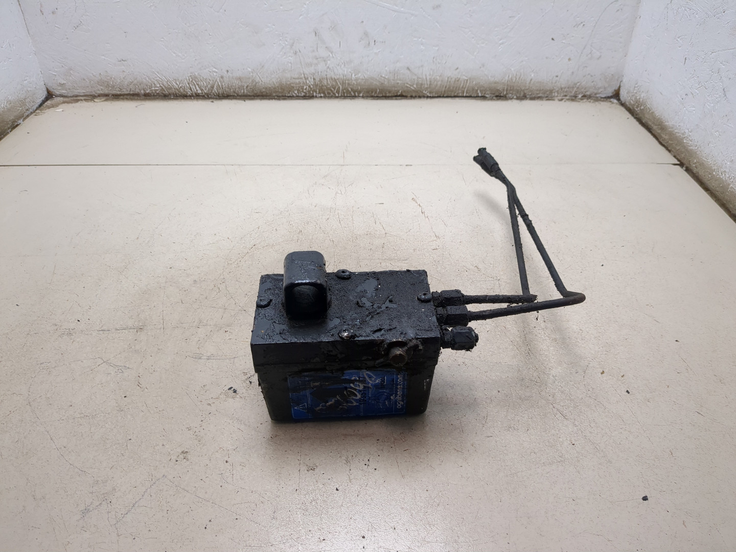 Насос подъема кабины