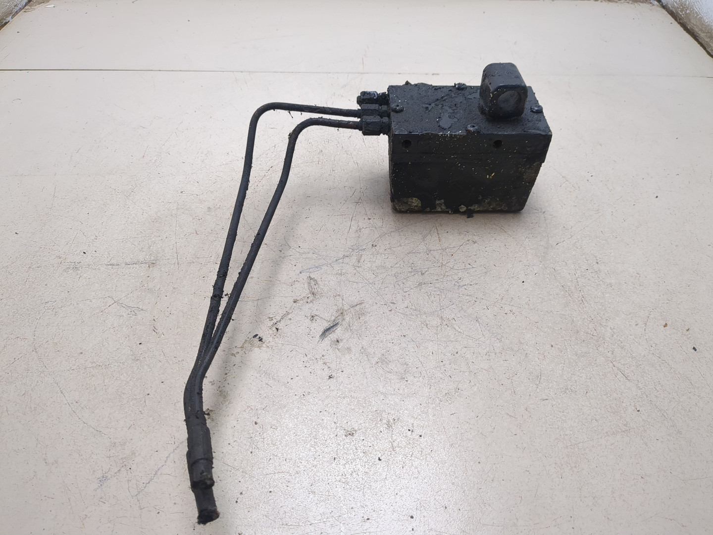 Насос подъема кабины