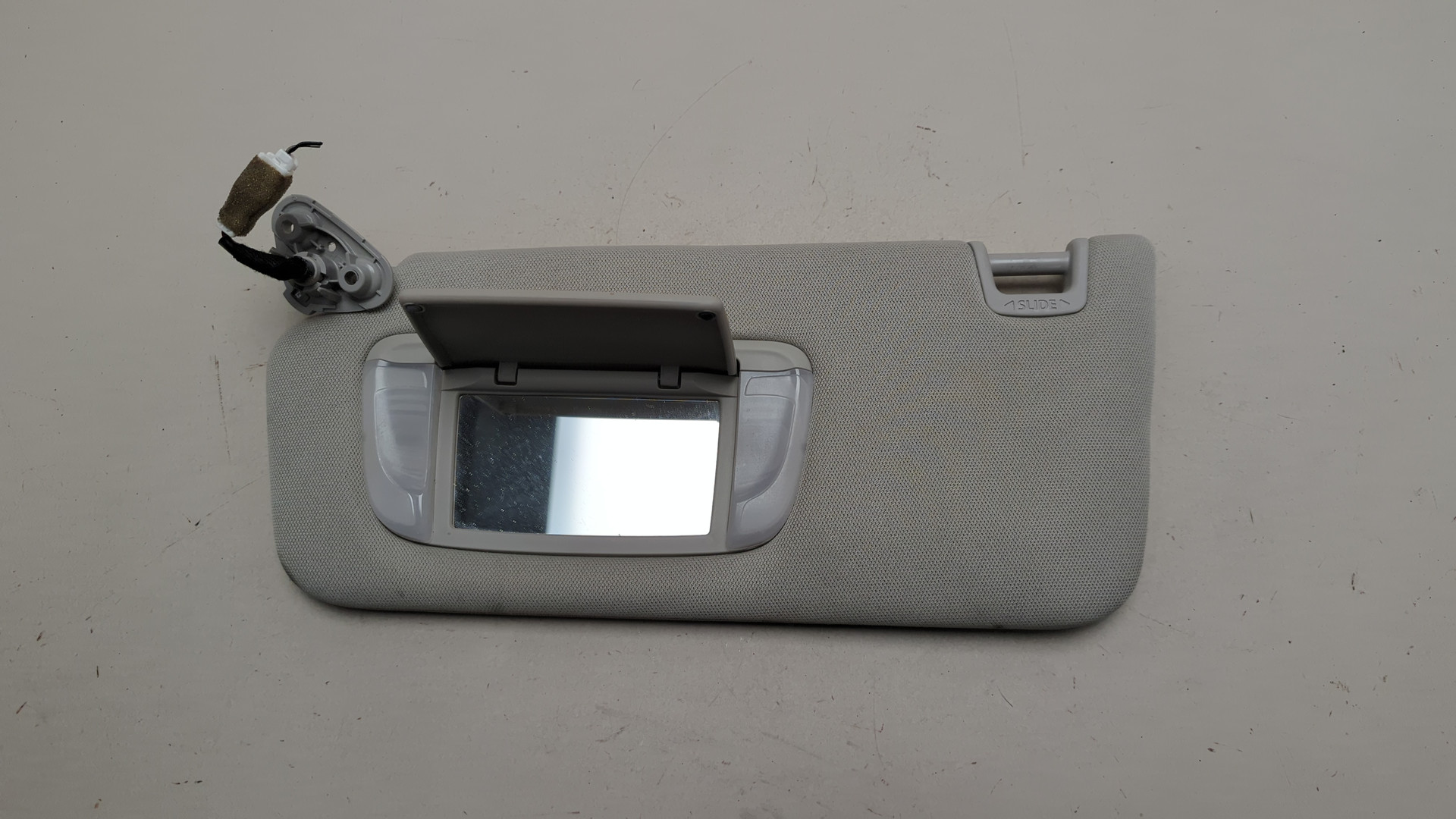 Козырек солнцезащитный