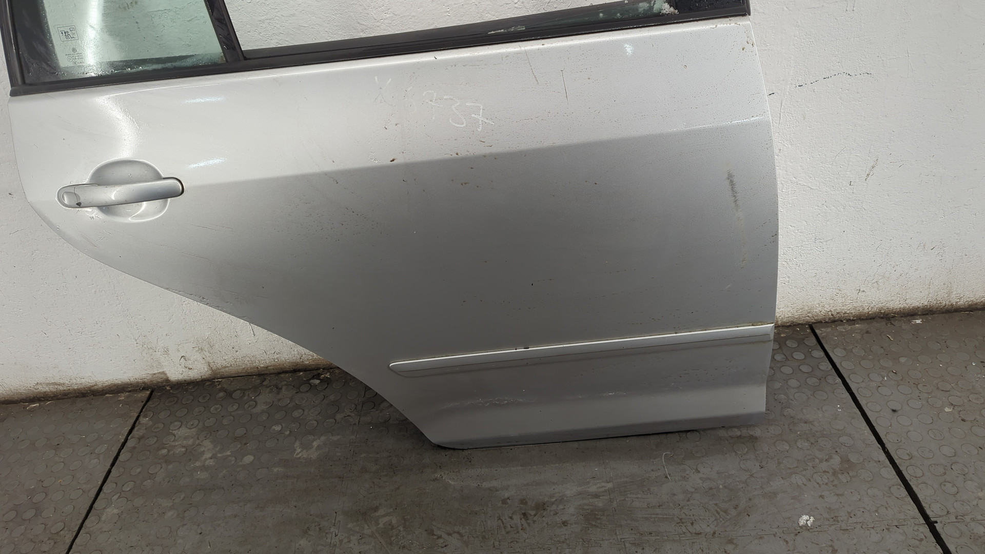 Дверь задняя правая