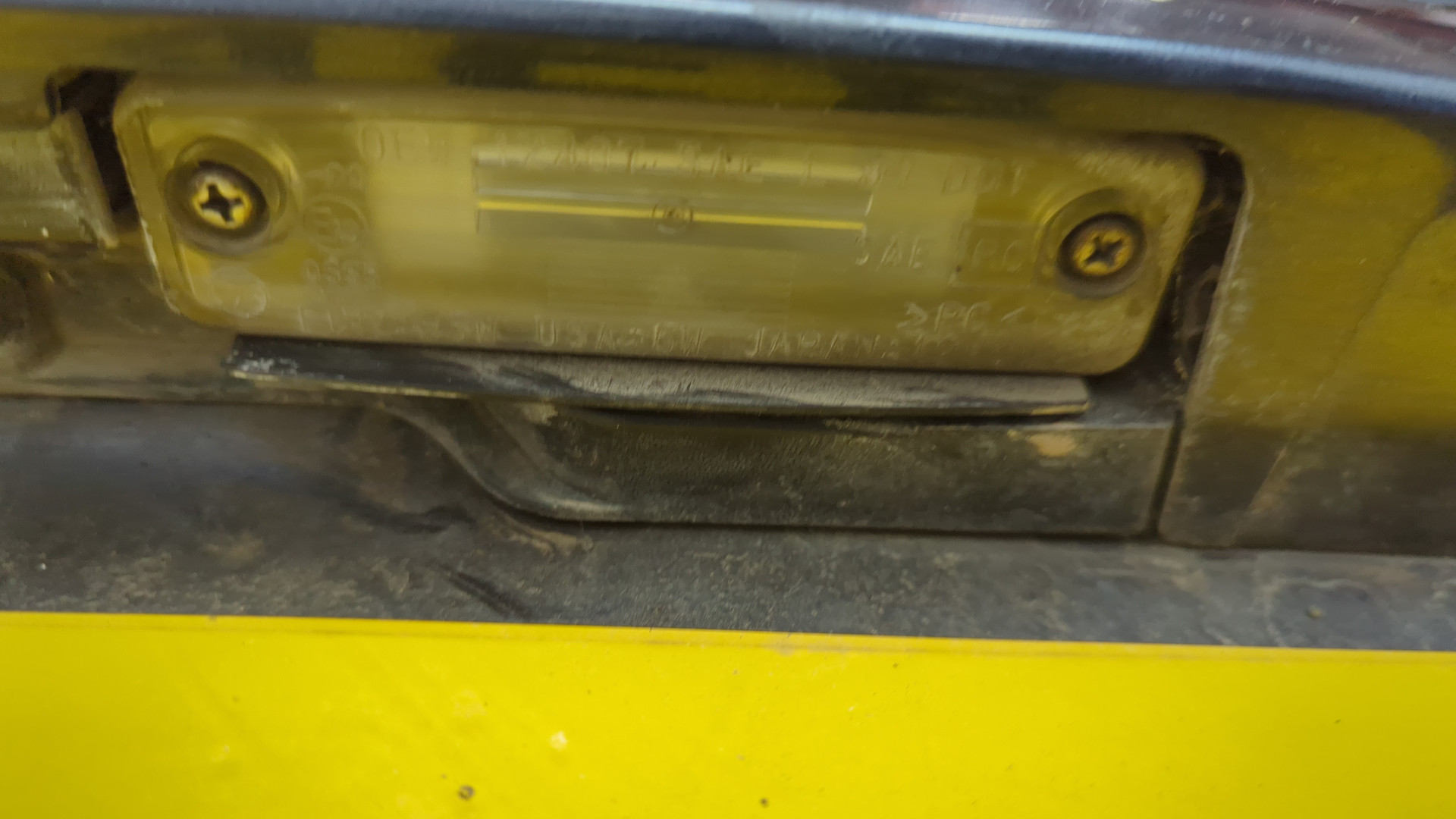 Дверь багажника