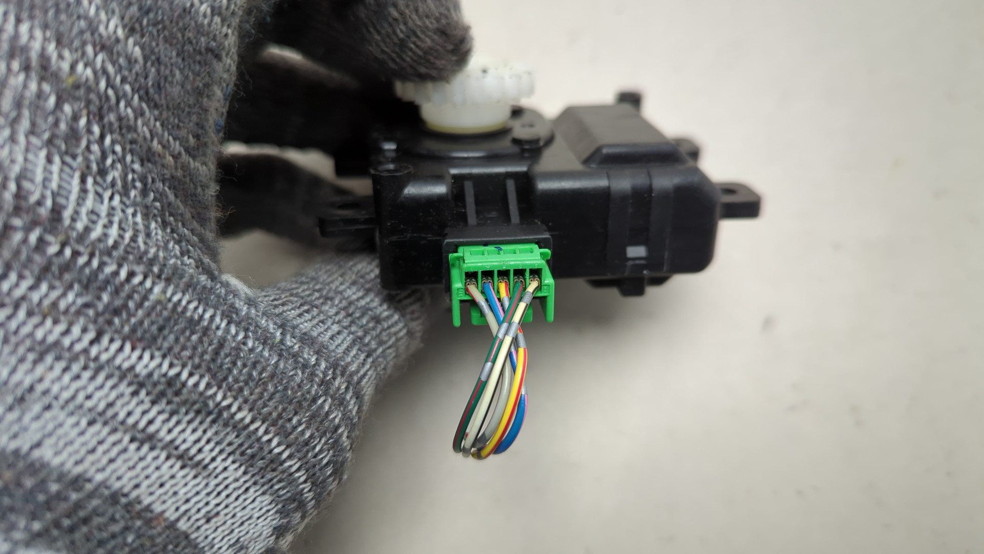 Моторчик заслонки печки