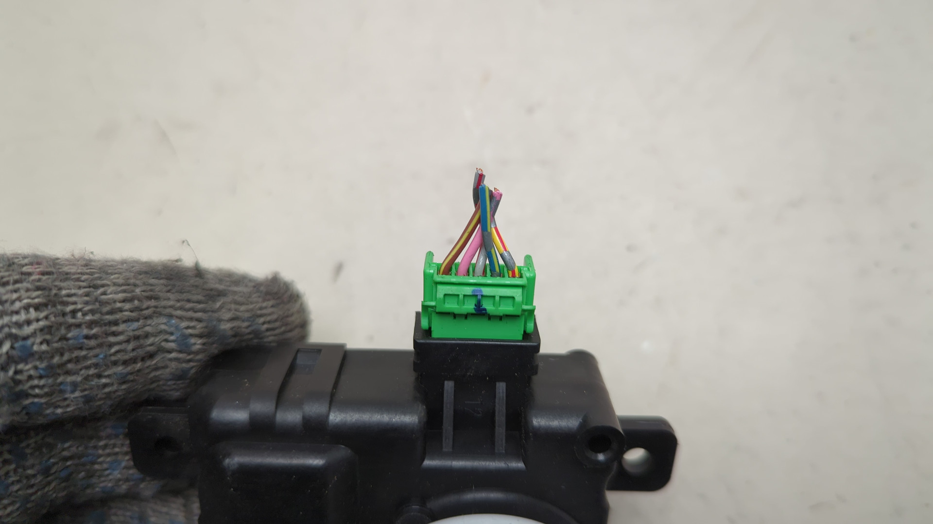 Моторчик заслонки печки