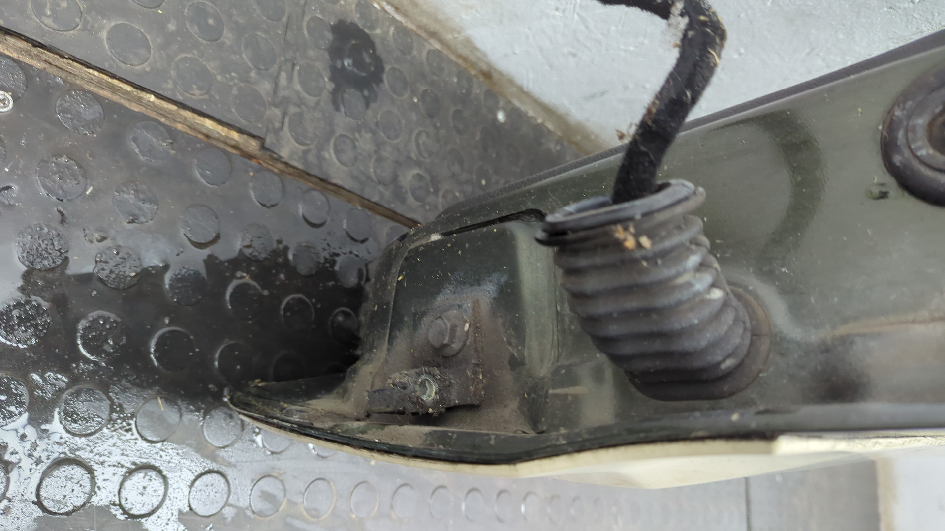 Дверь передняя левая