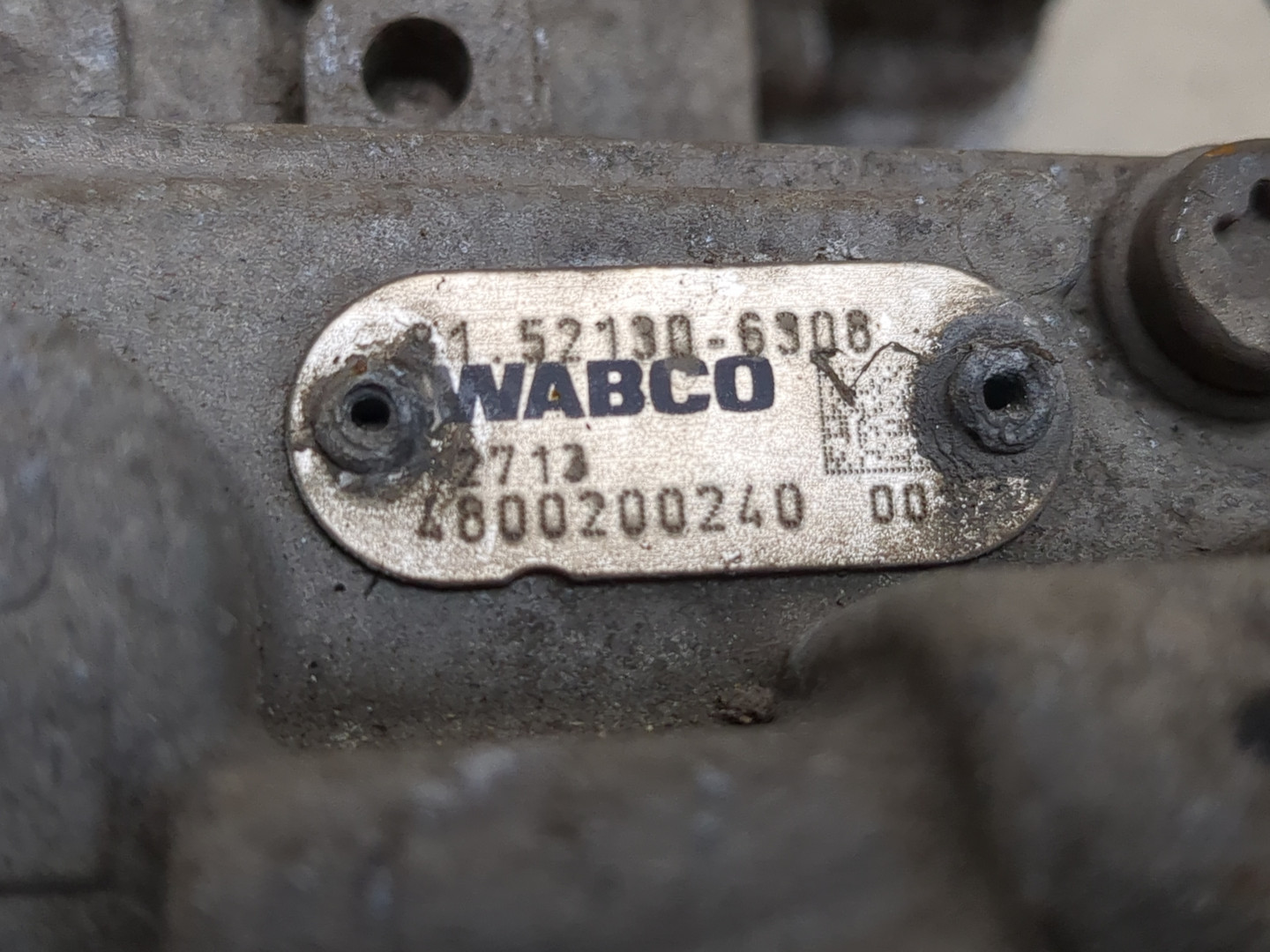 Кран тормозной главный