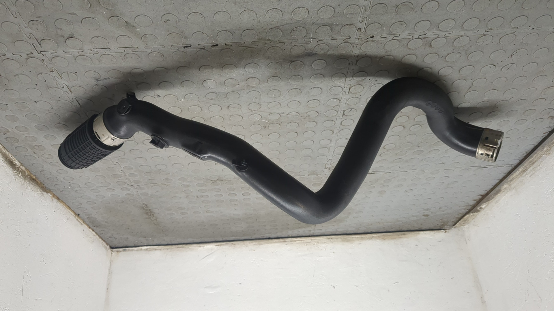 Патрубок интеркулера