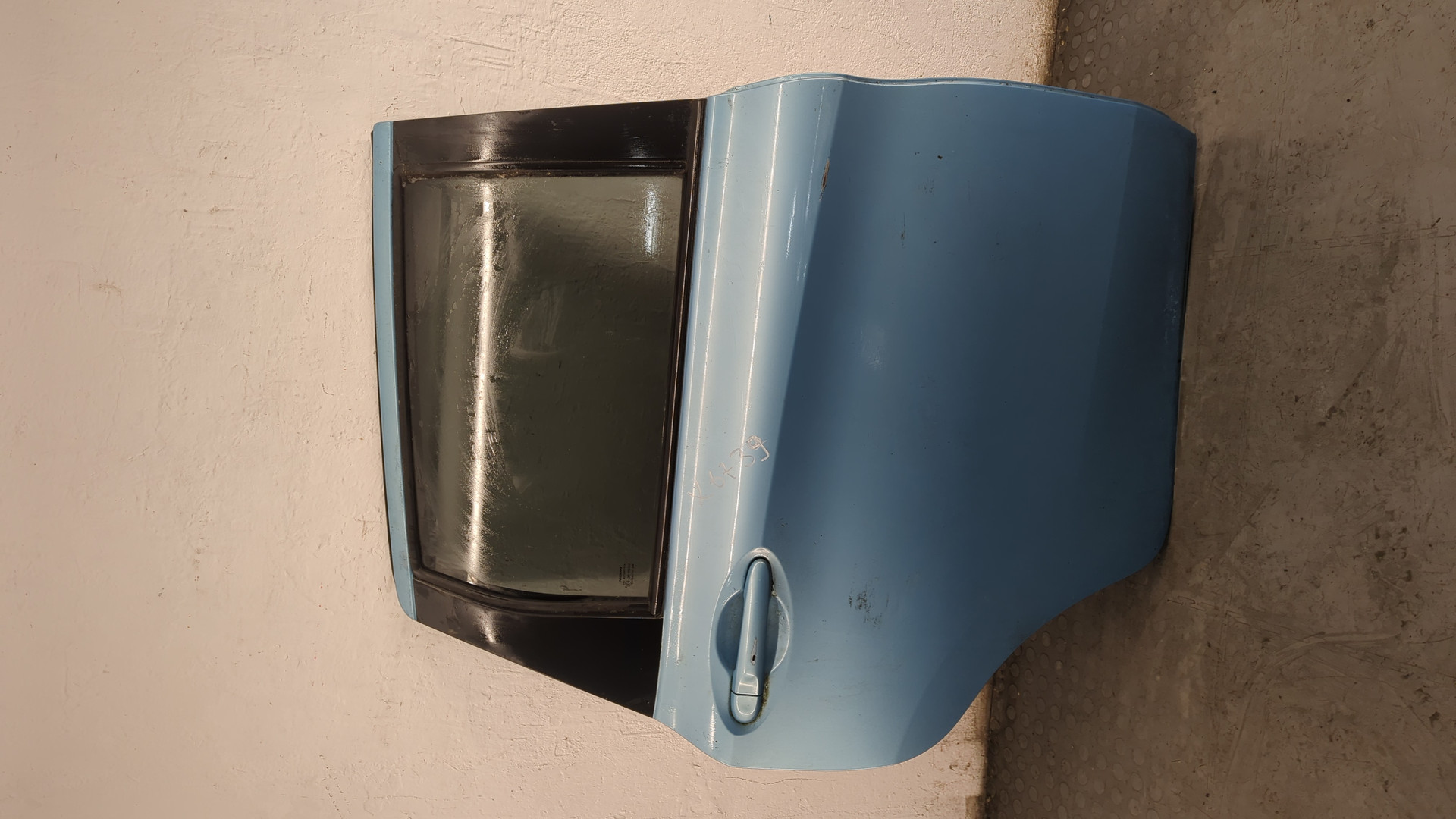 Дверь задняя правая