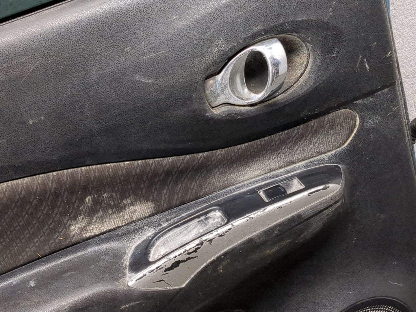 Дверь задняя левая