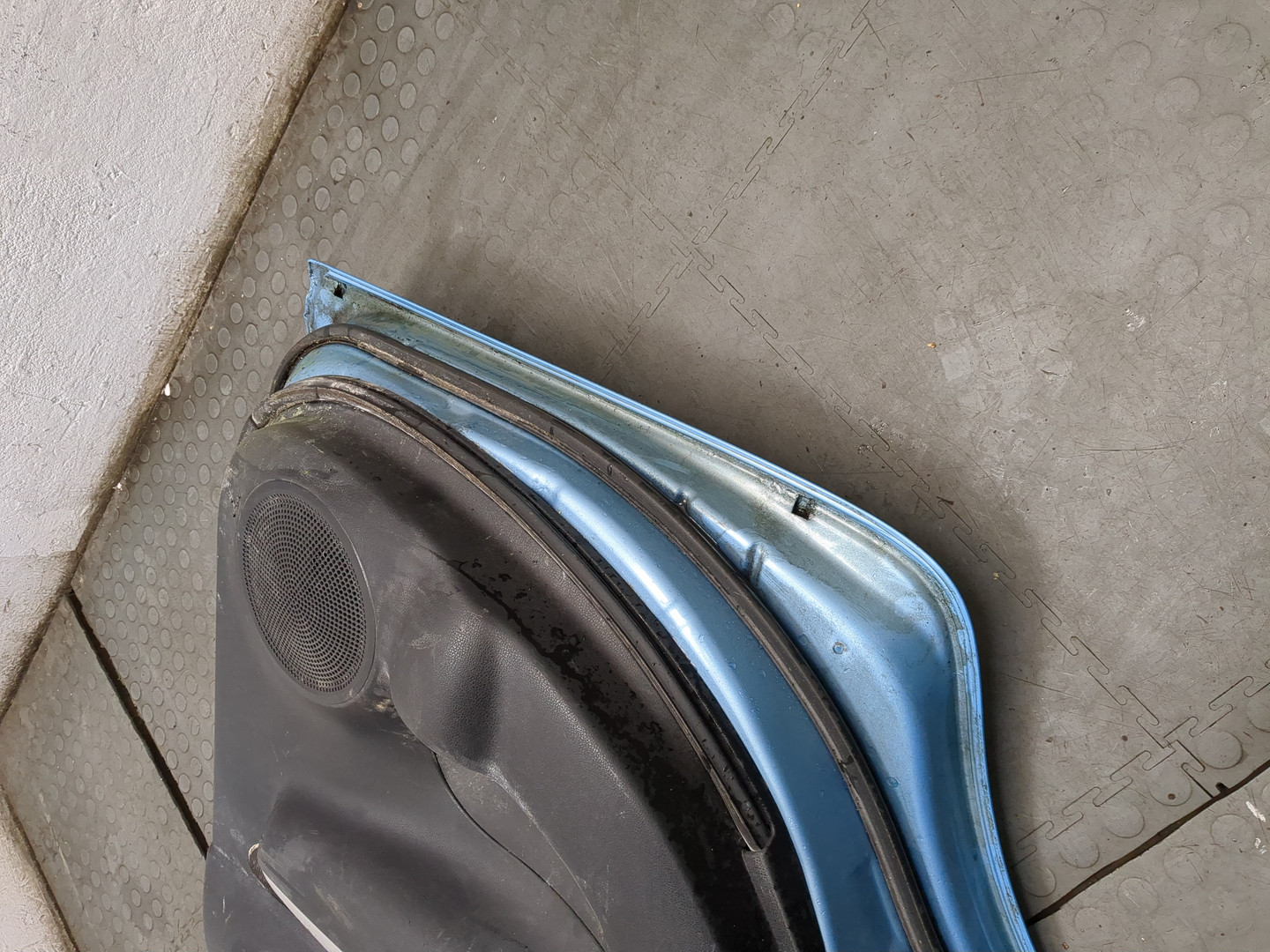 Дверь задняя левая