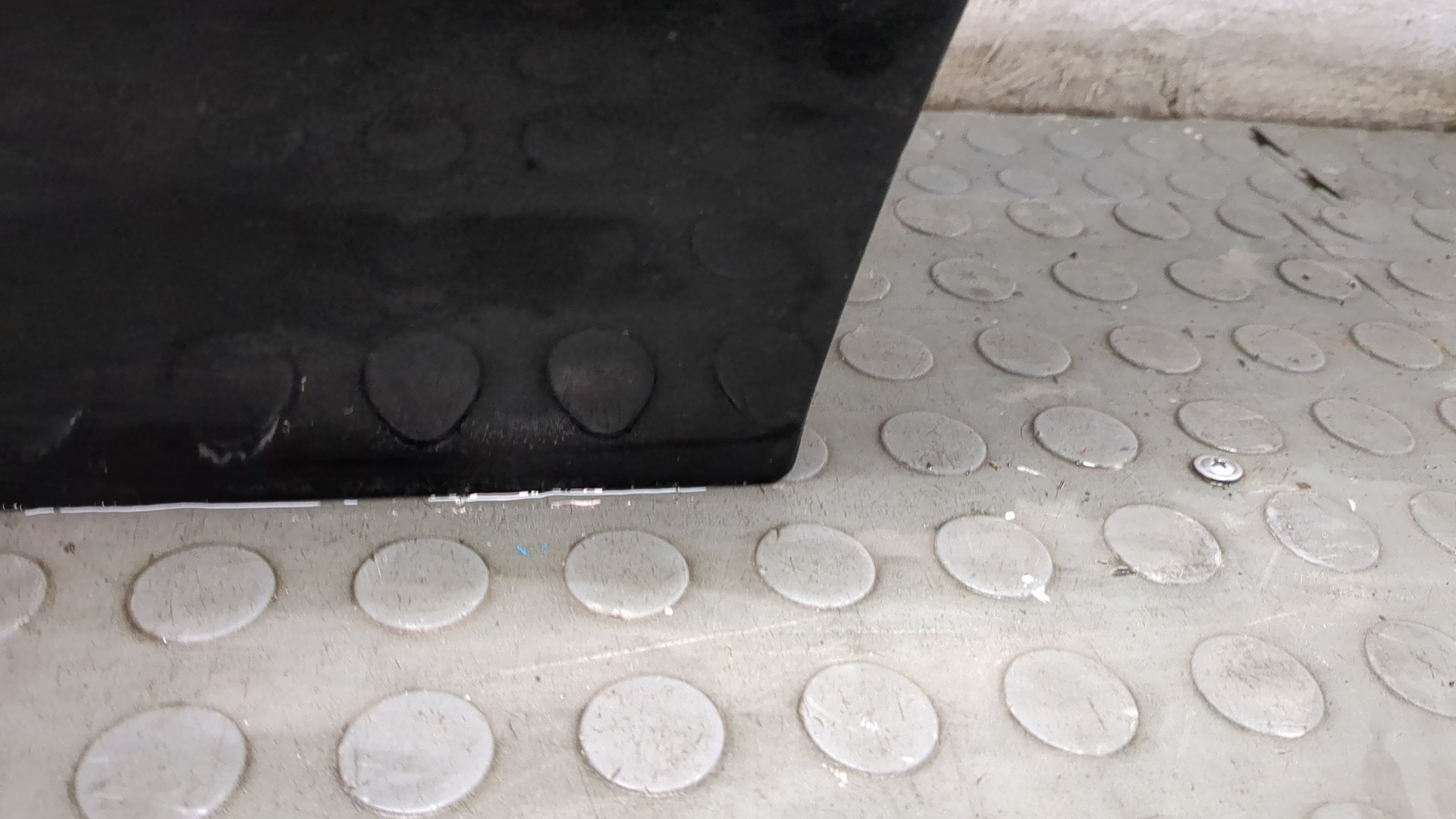 Дверь задняя левая