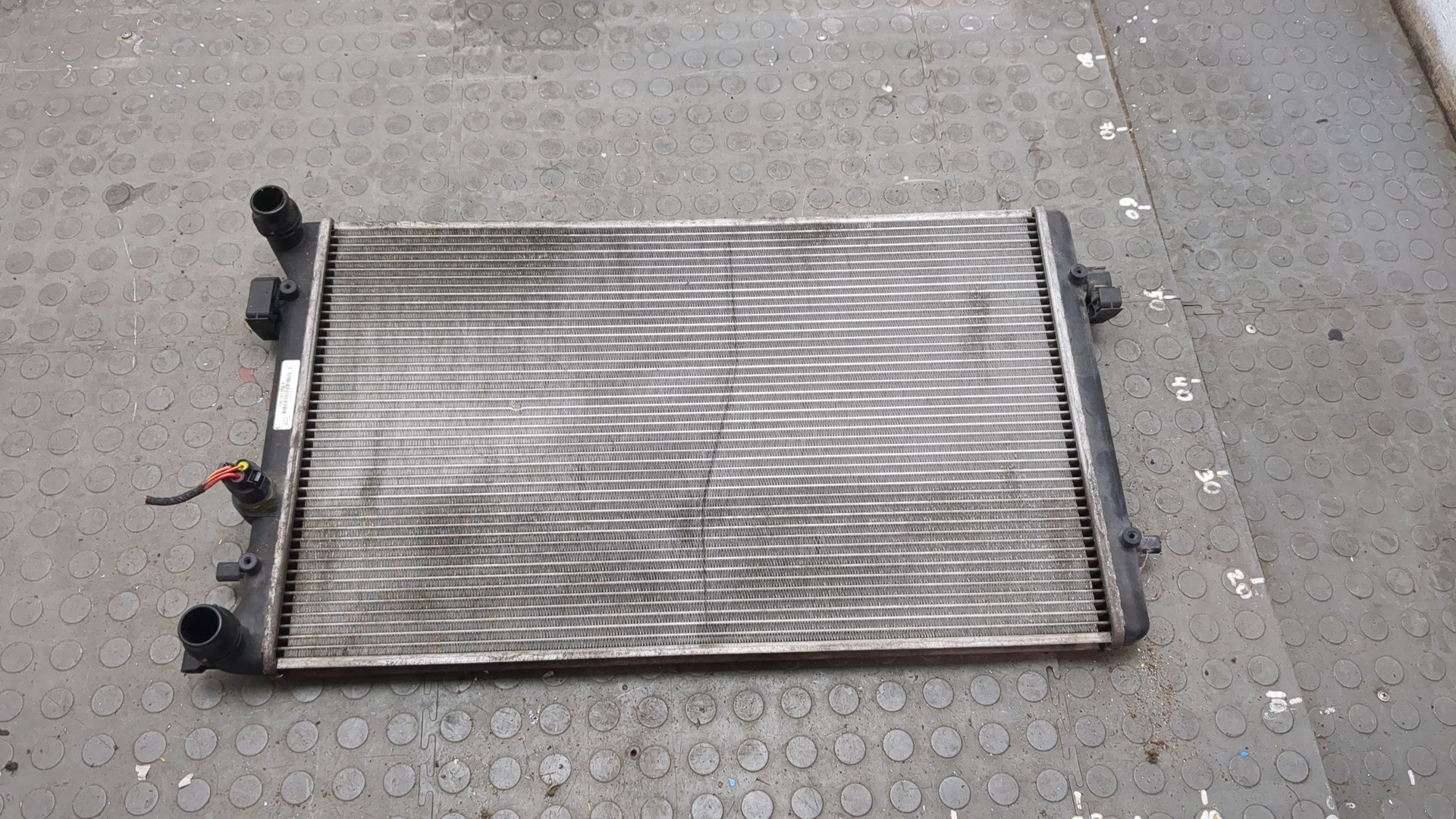 Радиатор охлаждения двигателя основной