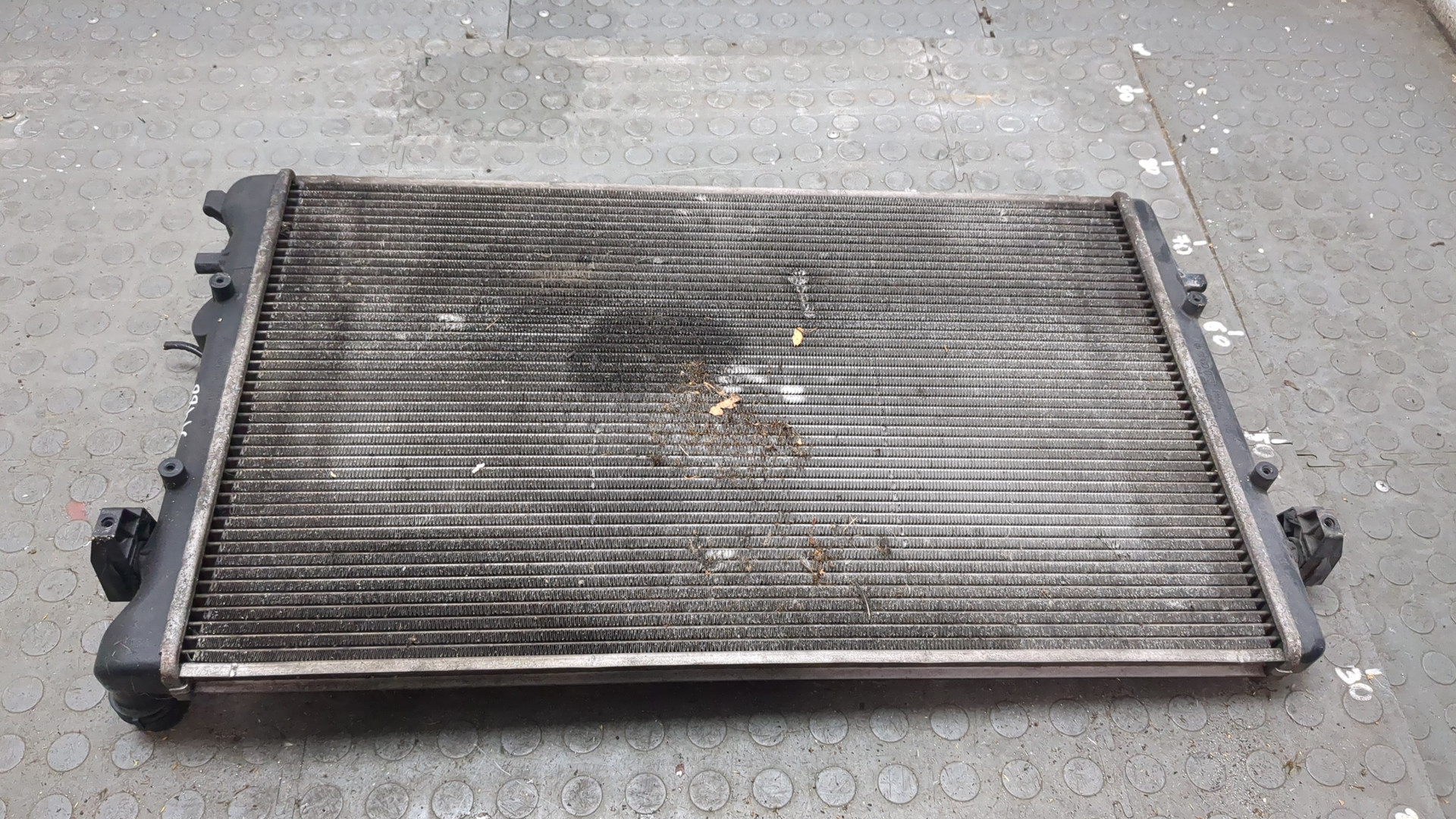 Радиатор охлаждения двигателя основной