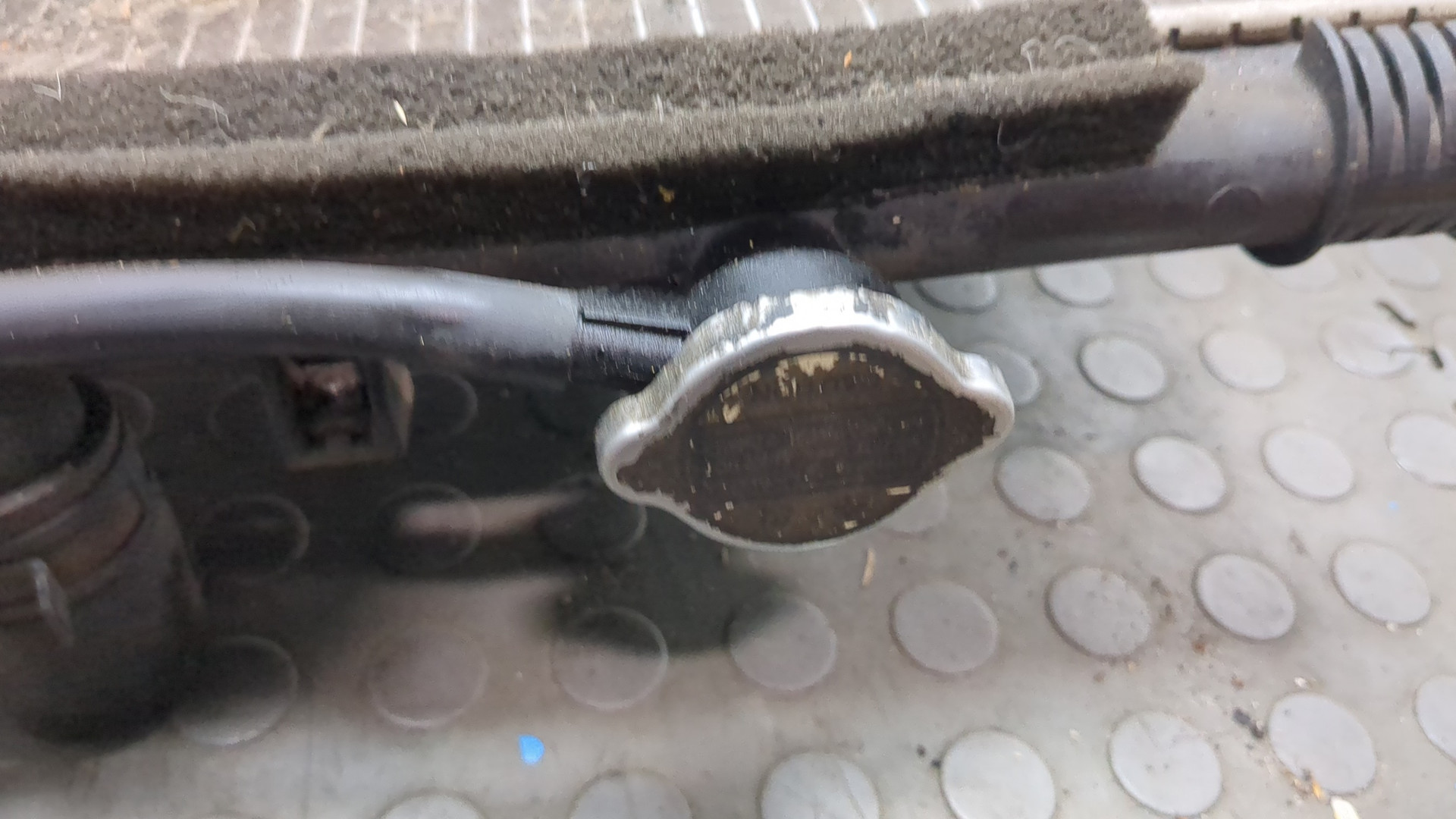 Радиатор охлаждения двигателя основной