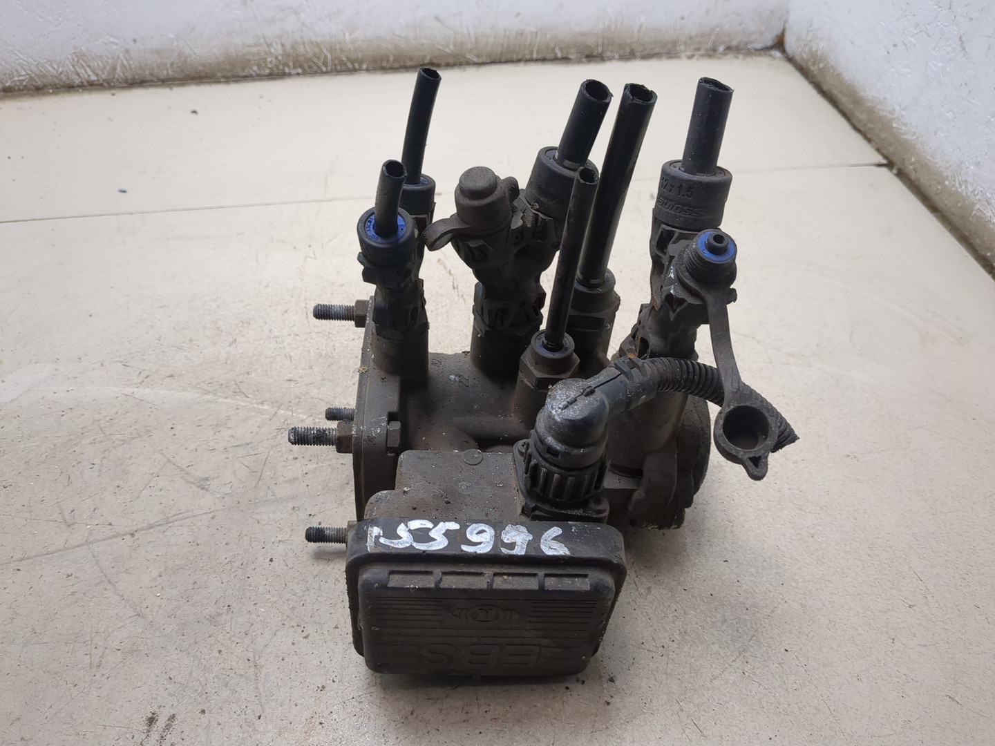 Кран управления тормозами прицепа