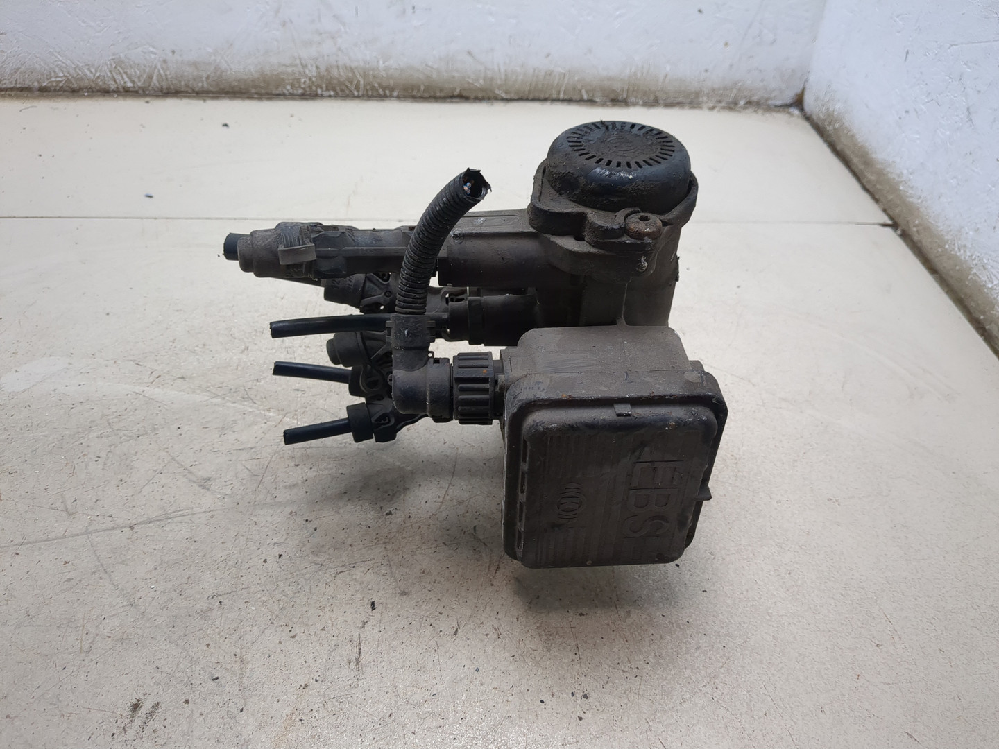 Кран управления тормозами прицепа