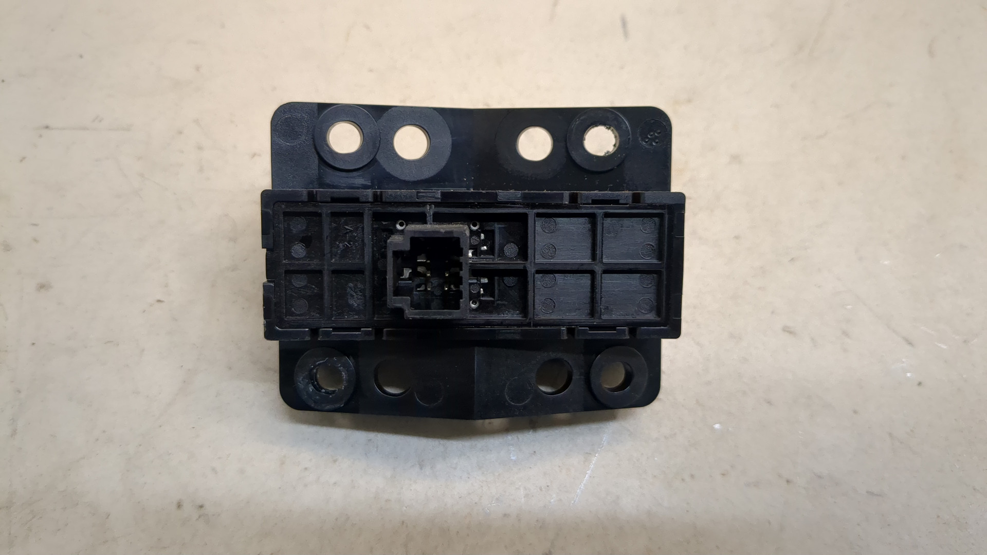 Кнопка корректора фар