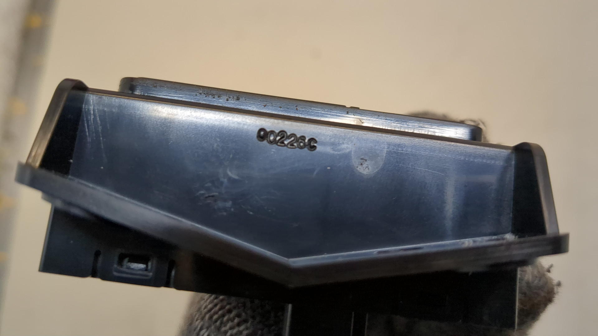 Кнопка корректора фар