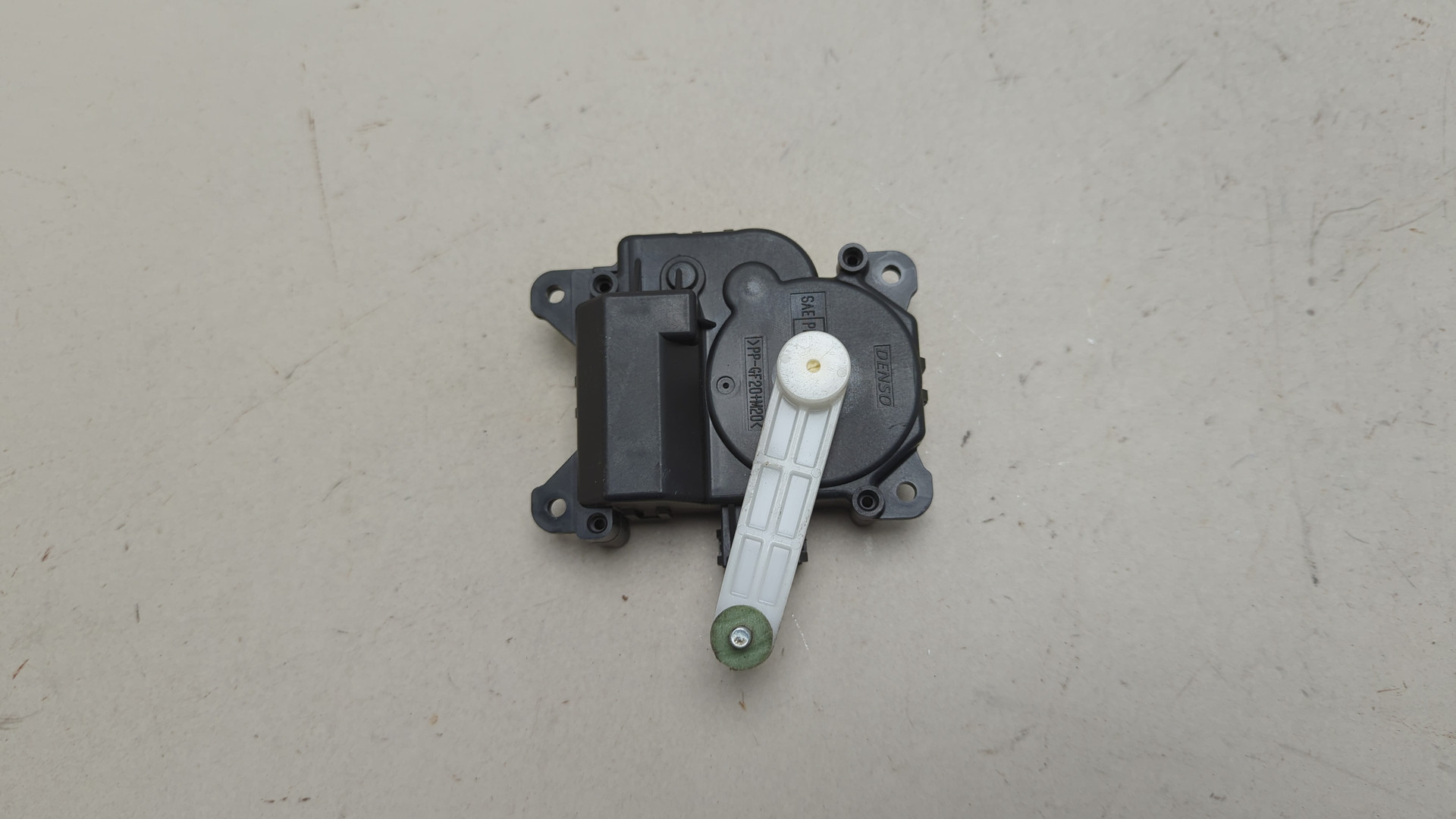 Моторчик заслонки печки