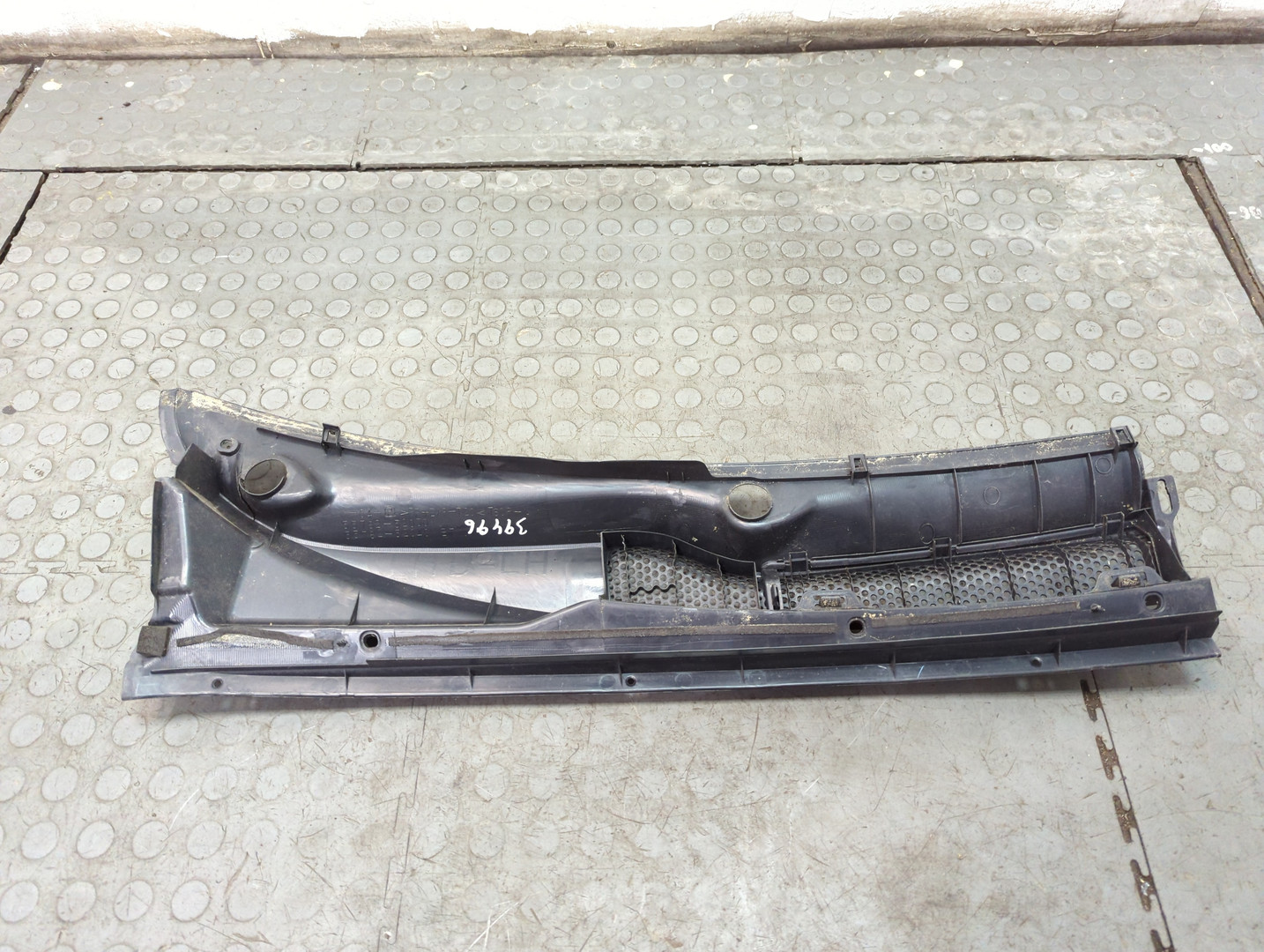 Решетка стеклоочистителей (Жабо)