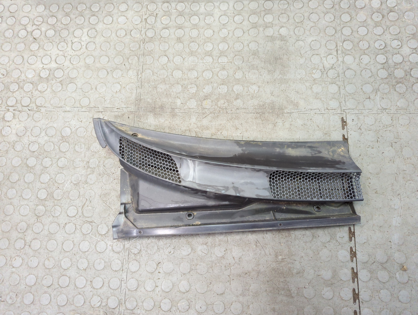 Решетка стеклоочистителей (Жабо)