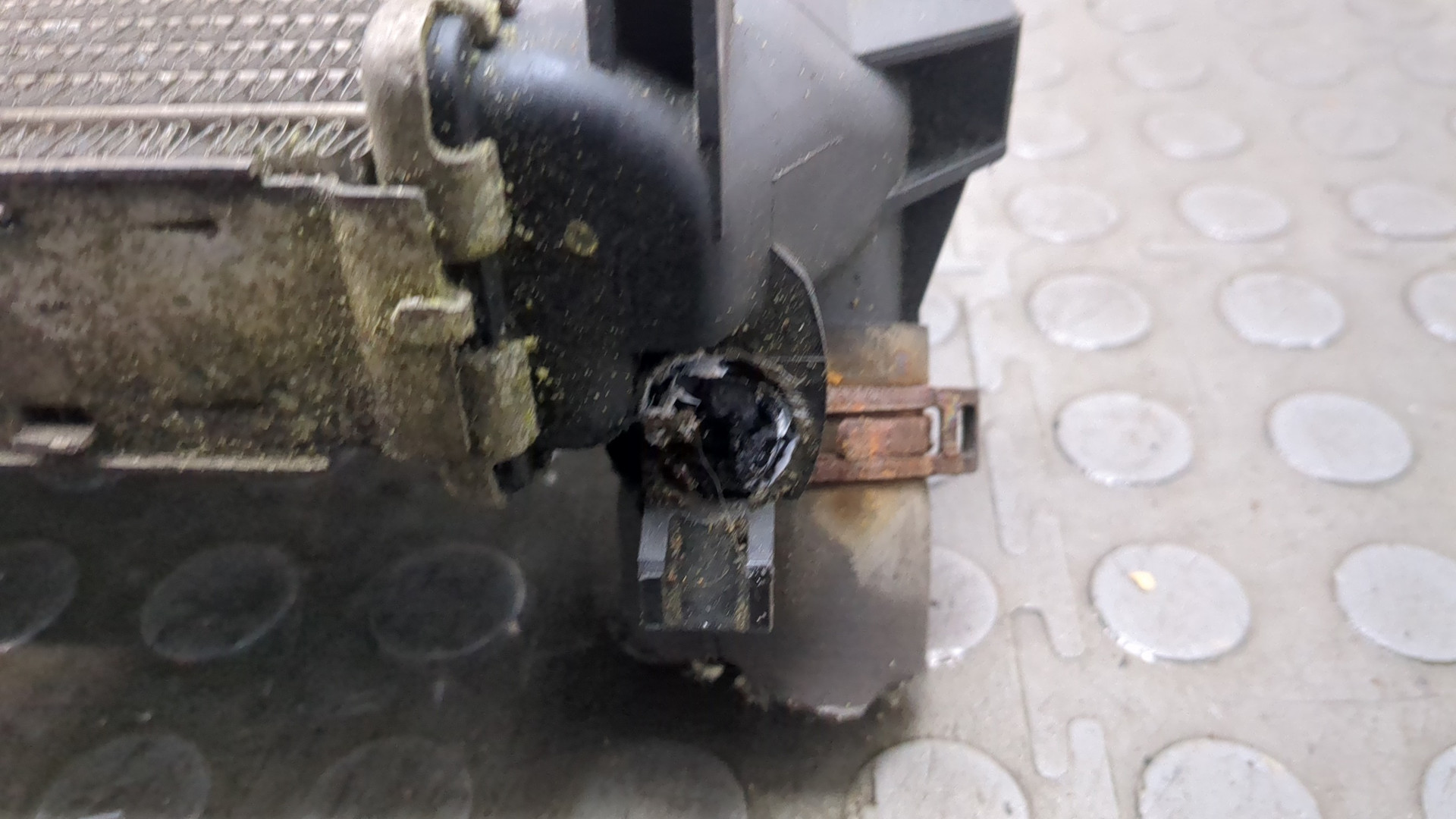 Радиатор охлаждения двигателя основной